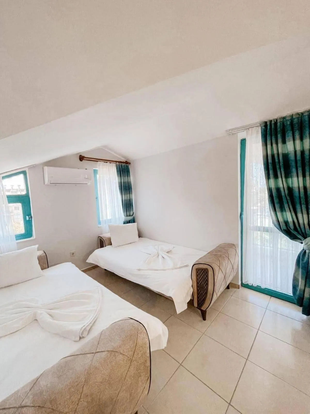 Family in Wonder Life Hotel