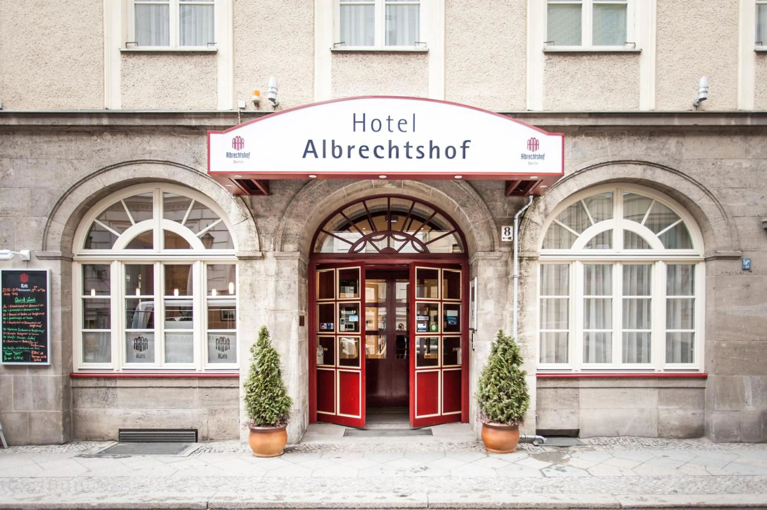Facade/entrance in martas Hotel Albrechtshof Berlin