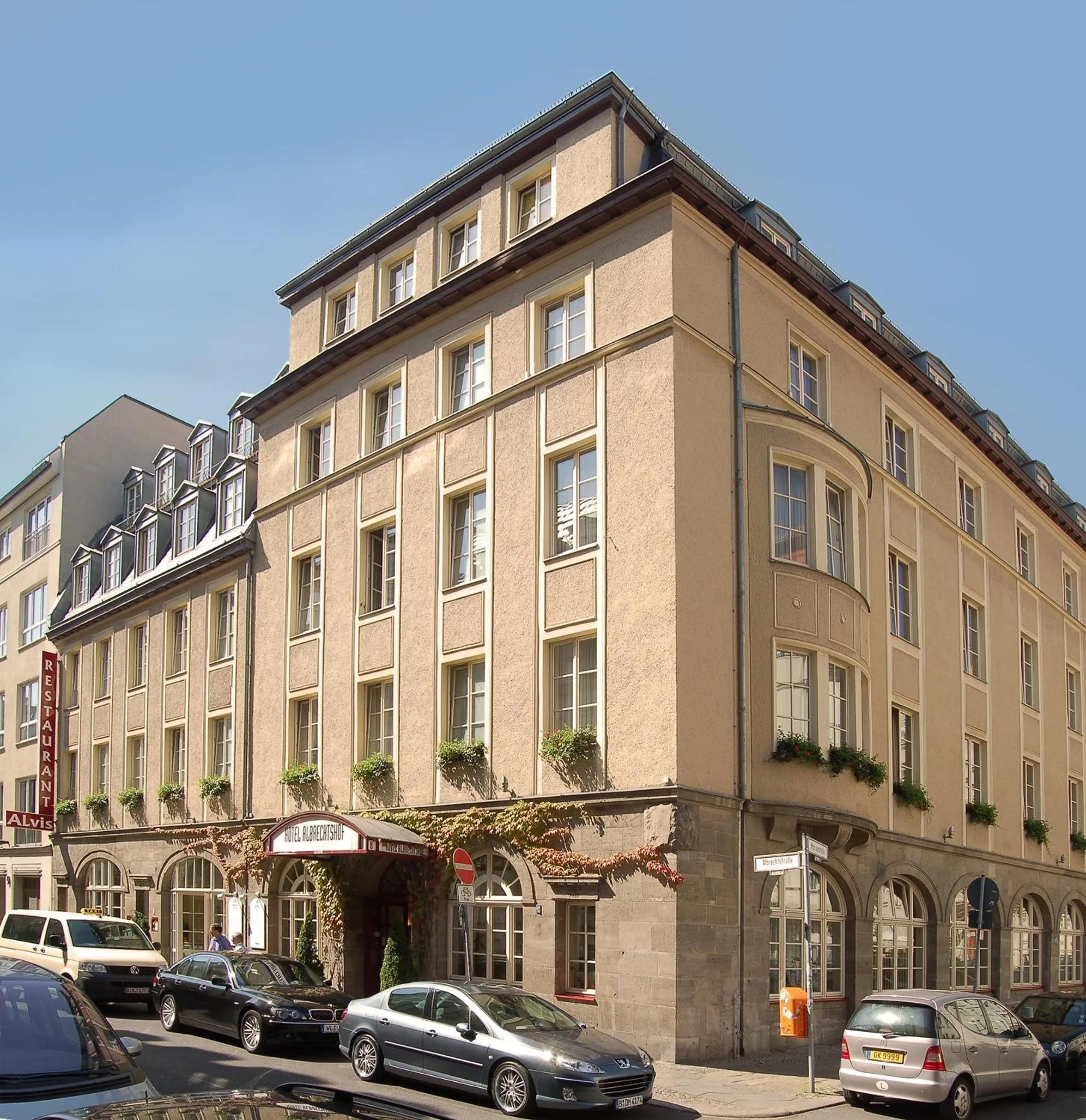 Facade/entrance in martas Hotel Albrechtshof Berlin