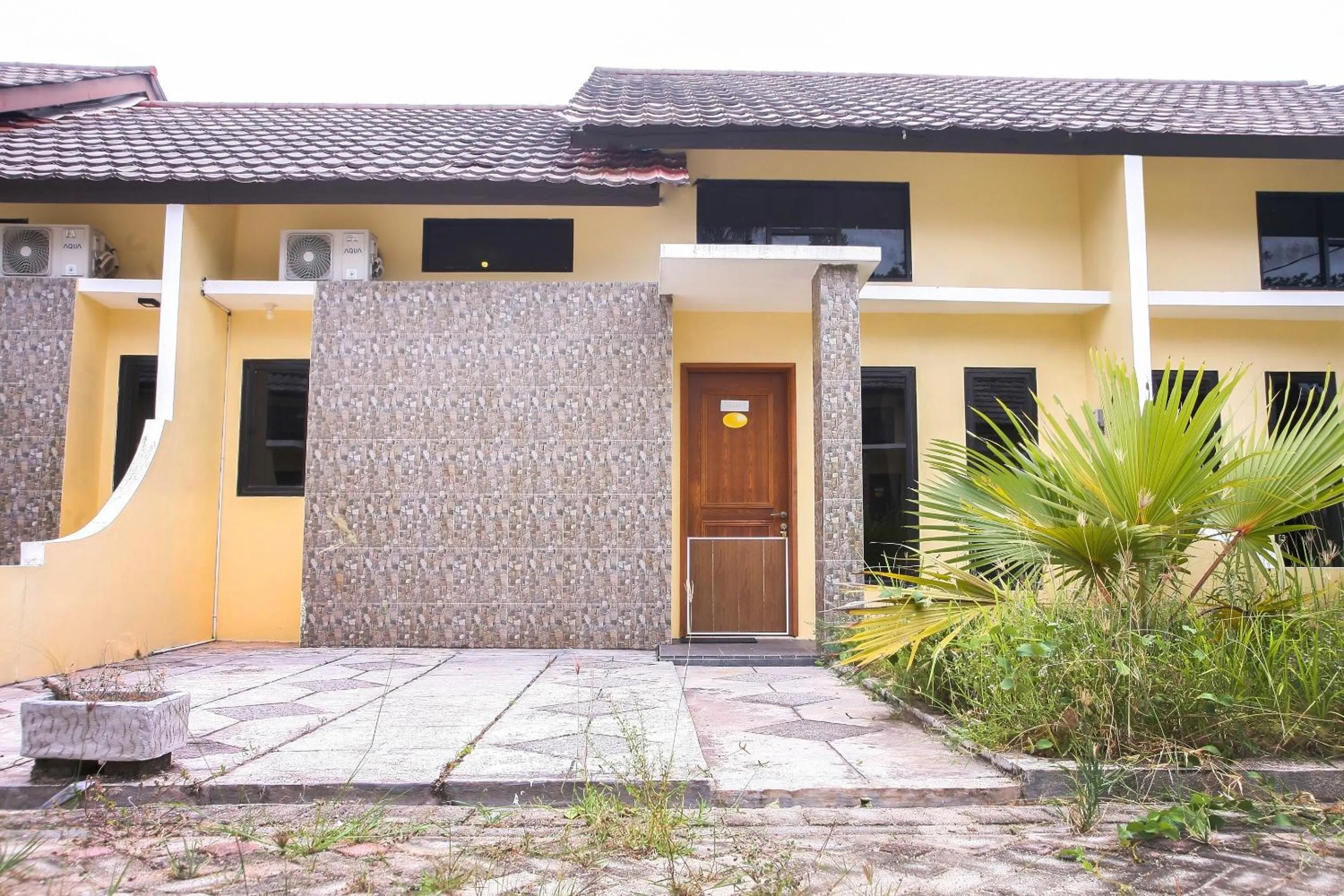 Property building in Hotel O Pasir Padi Inn Syariah
