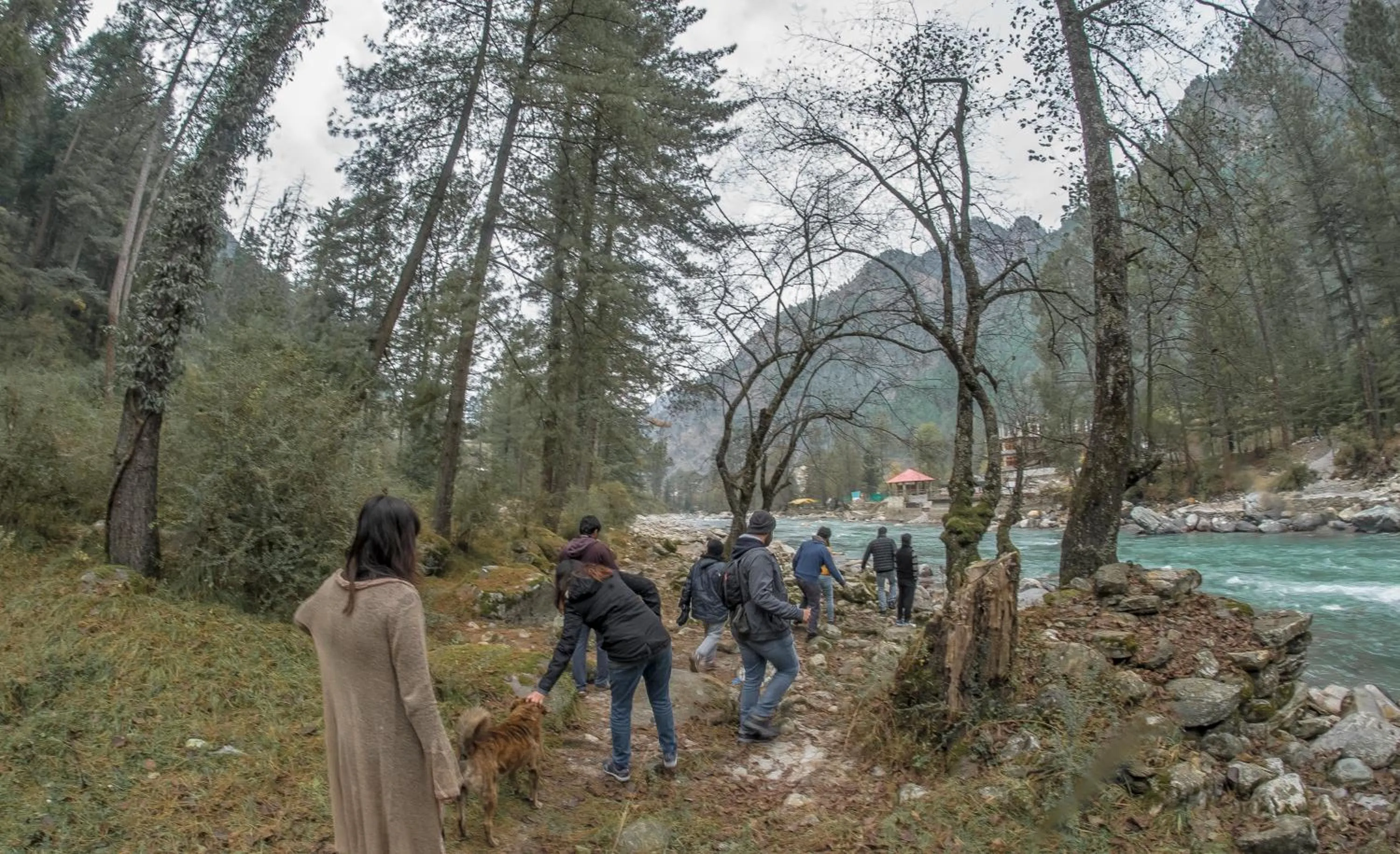 People in Parvati Kuteer riverside resort