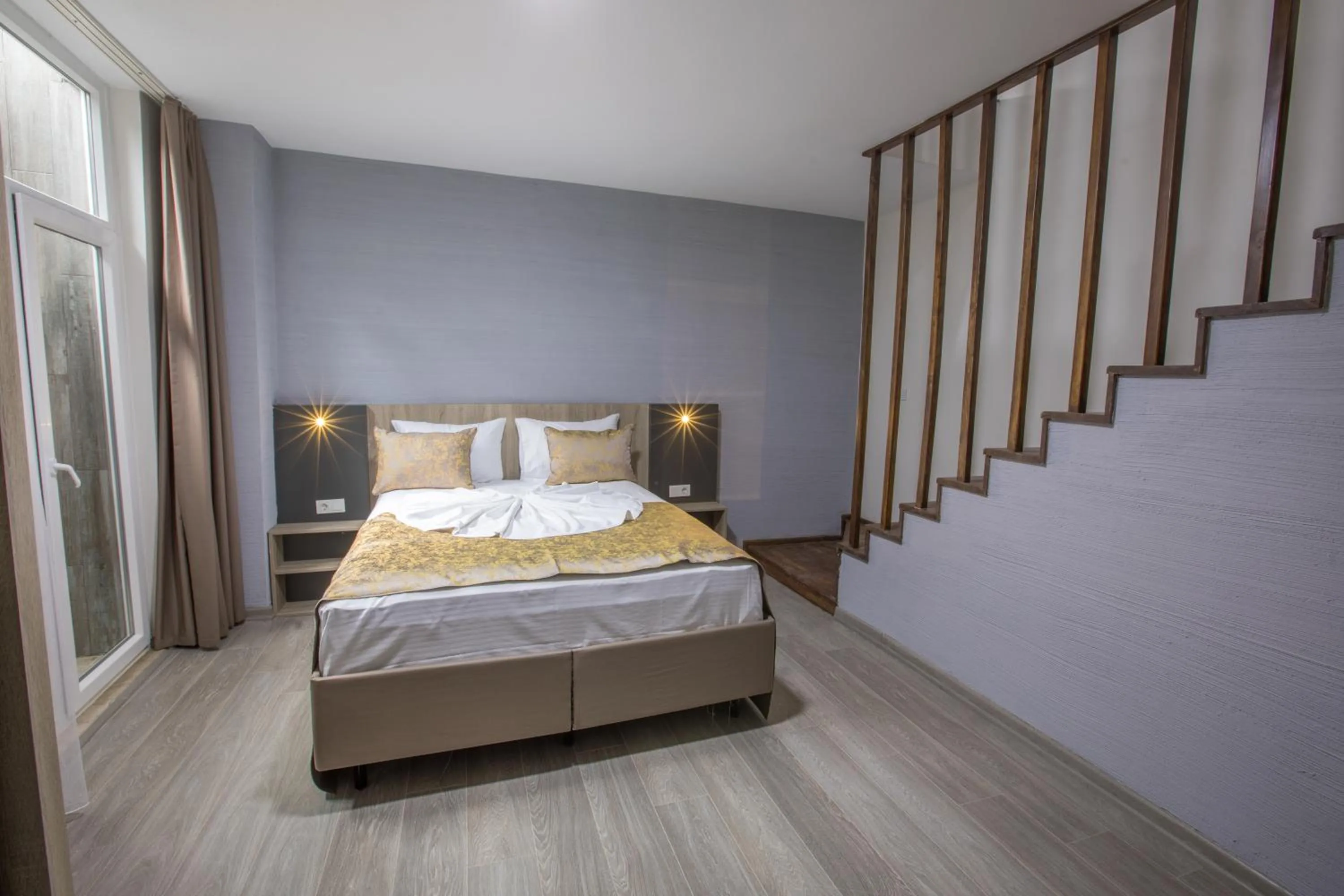 Bedroom, Bed in Elanis Suites
