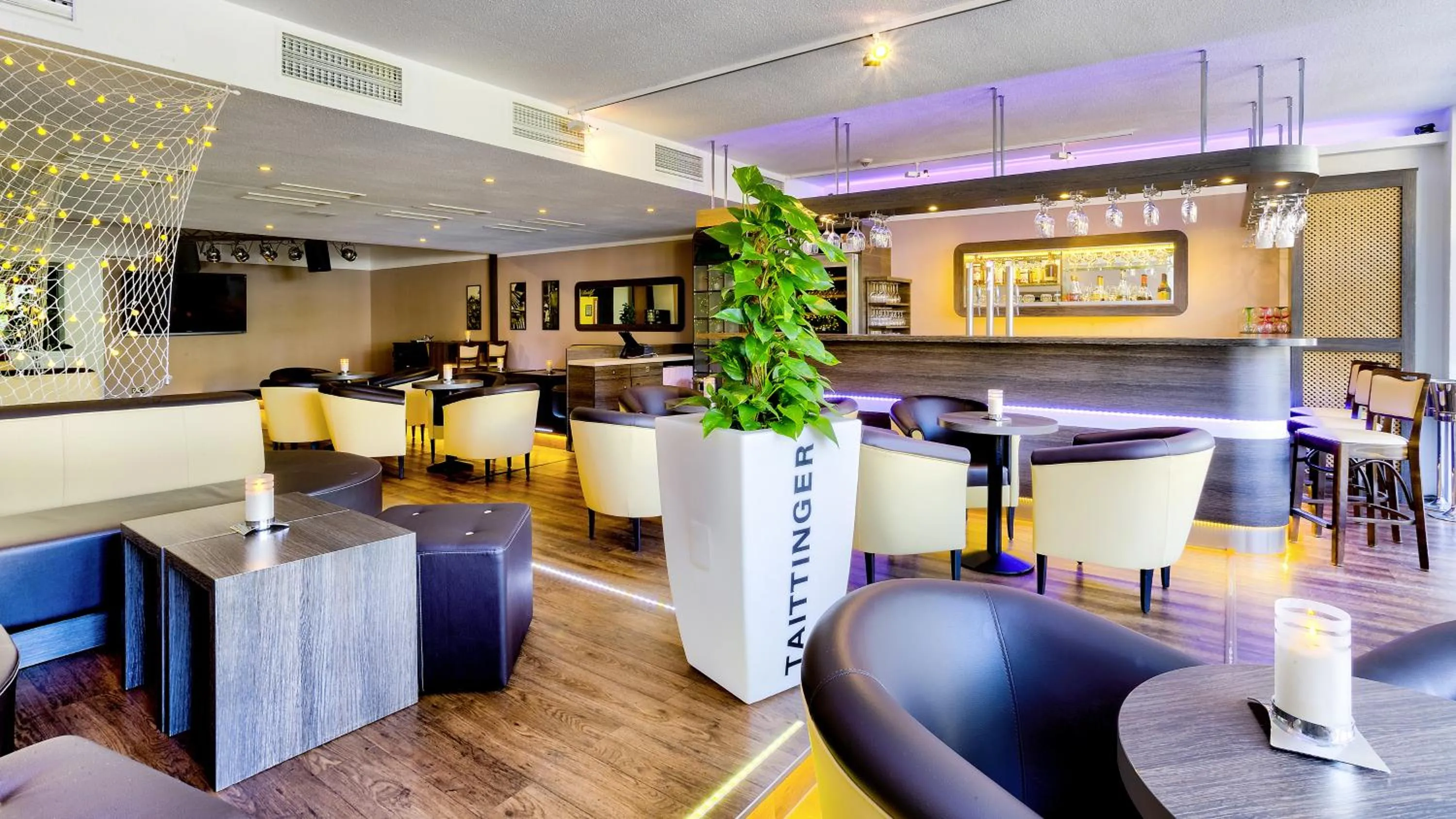 Lounge or bar in Hotel zur Post - ein Rovell Hotel