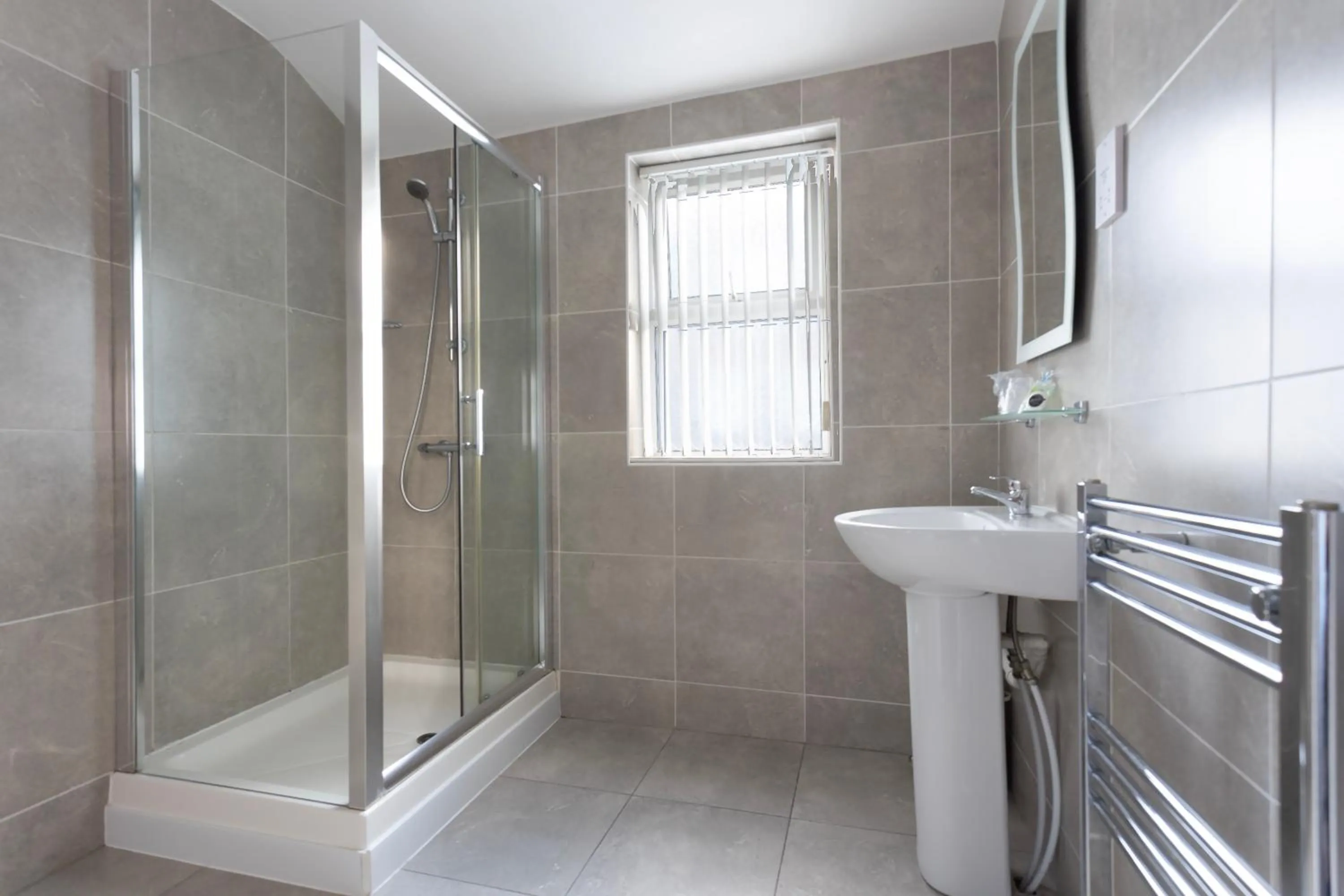 Bathroom in Orrell Park Hotel