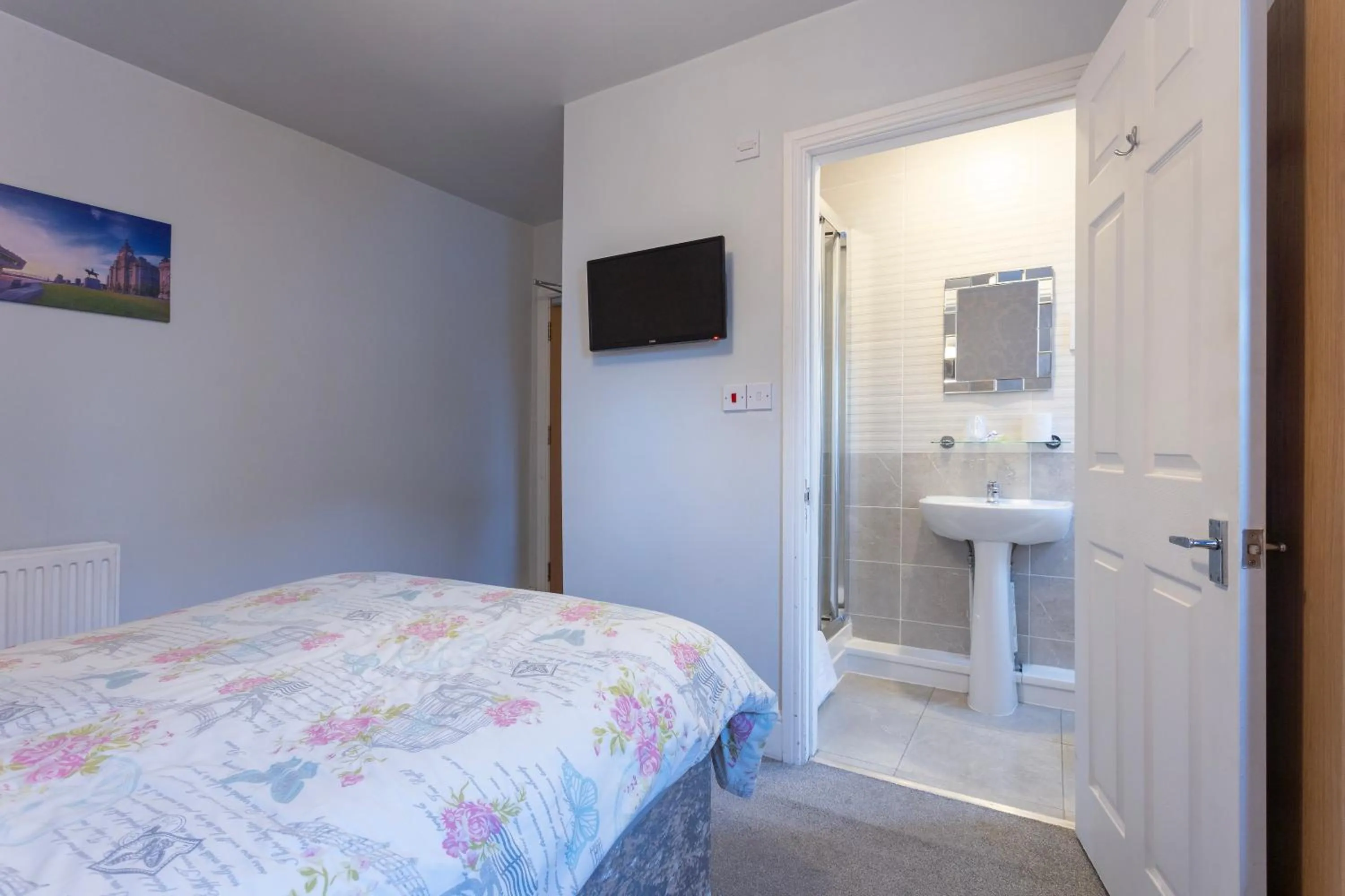 Bed in Orrell Park Hotel