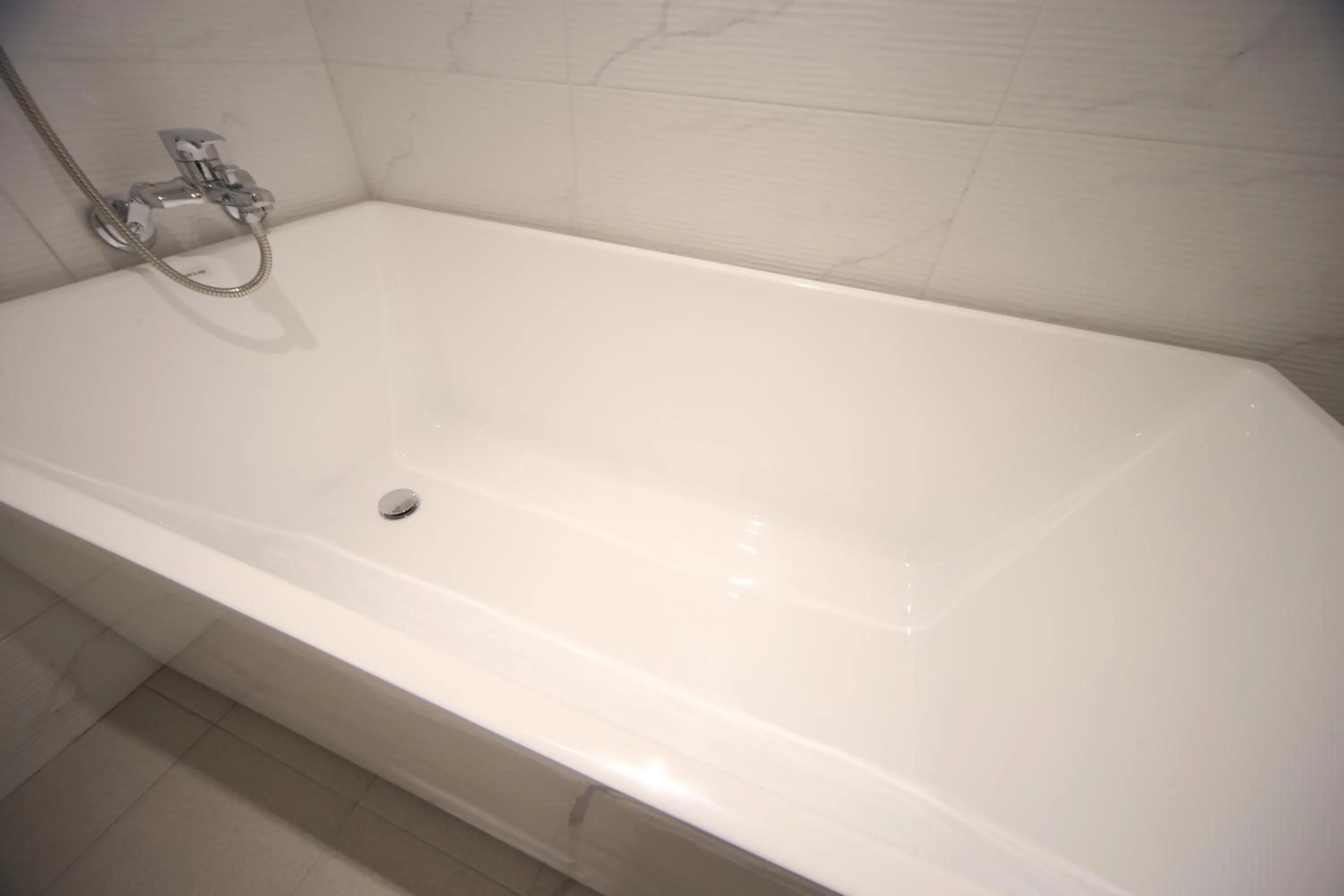 Hot Tub, Bathroom in Hotel Thegrang Daeyeon