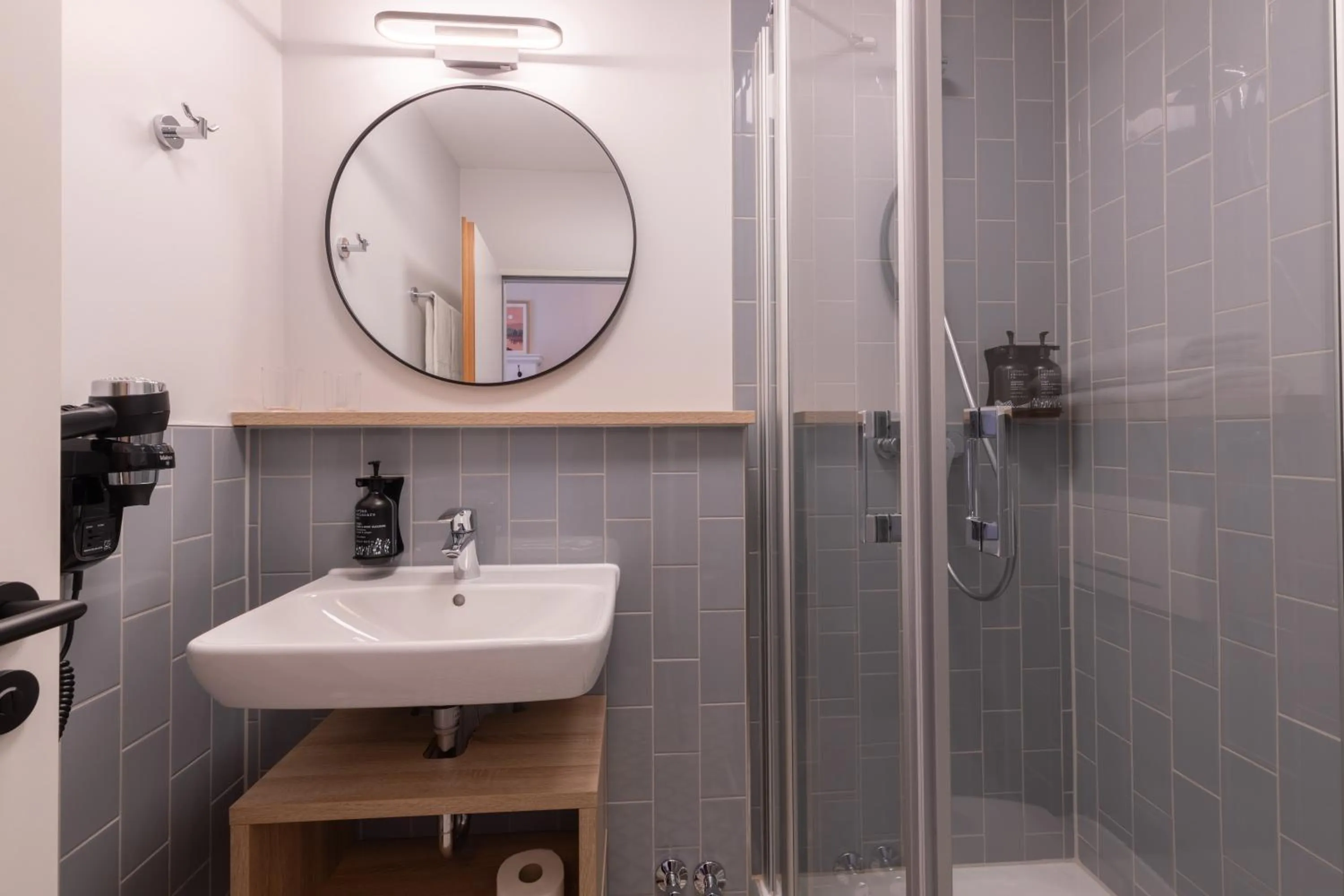 Photo of the whole room in Garner Hotel Mannheim City by IHG