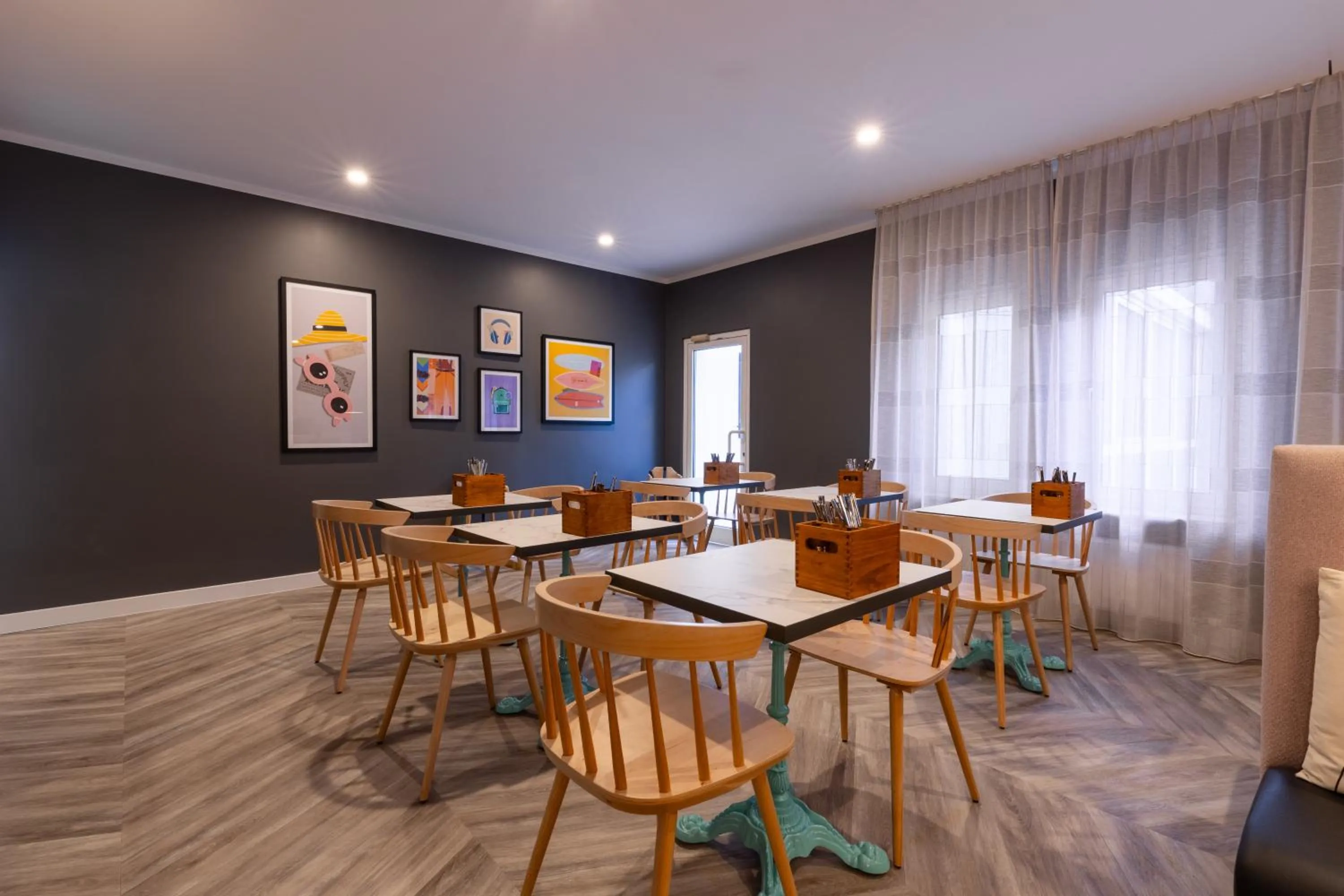 Restaurant/places to eat in Garner Hotel Mannheim City by IHG