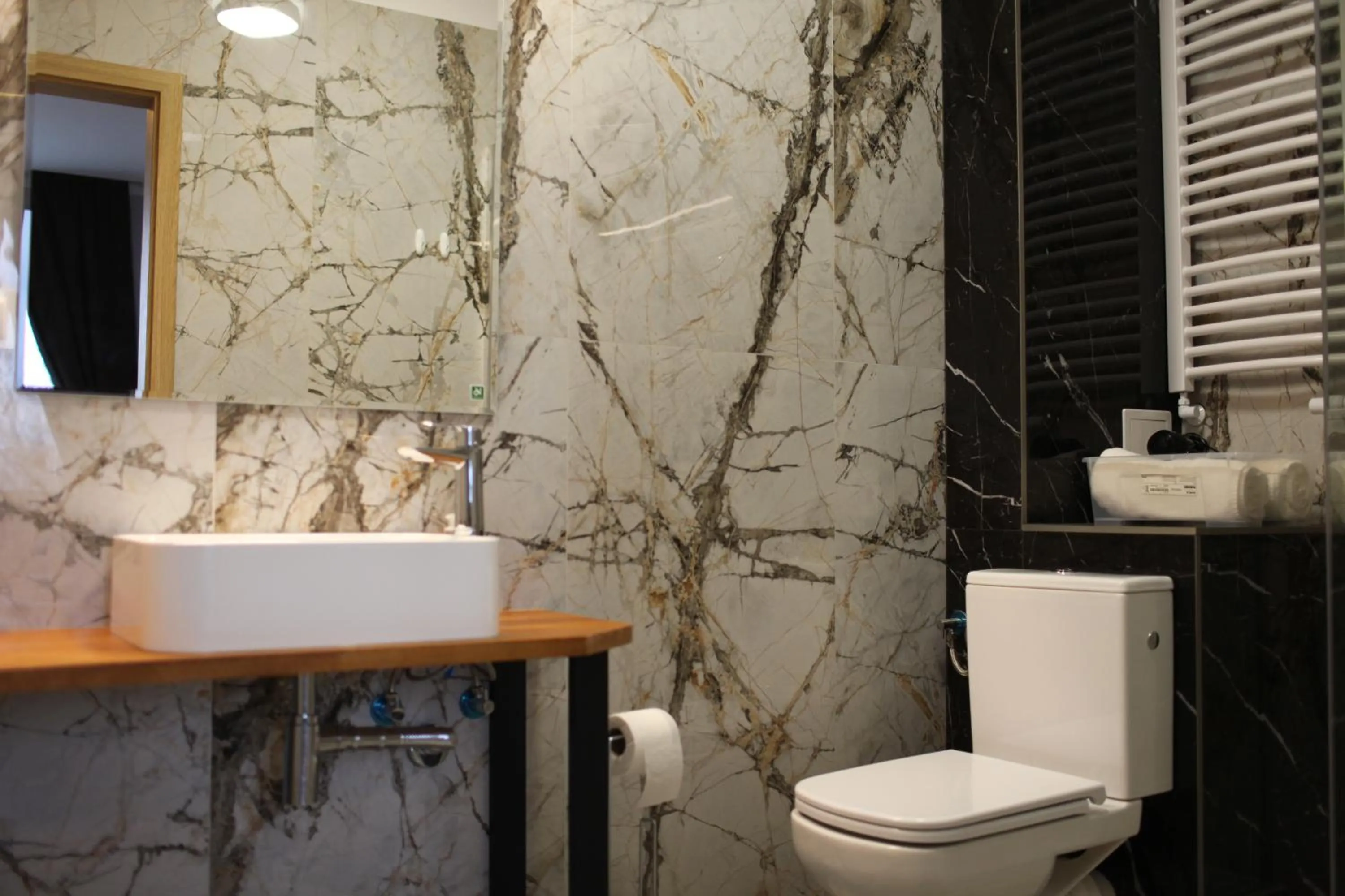 Shower in A&B Willa Klaudyny