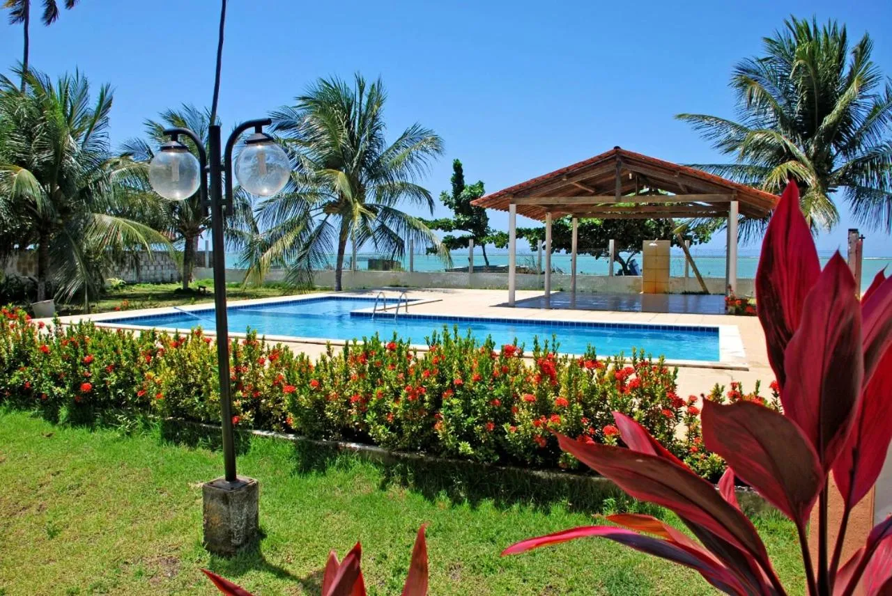 Condomínio na beira mar