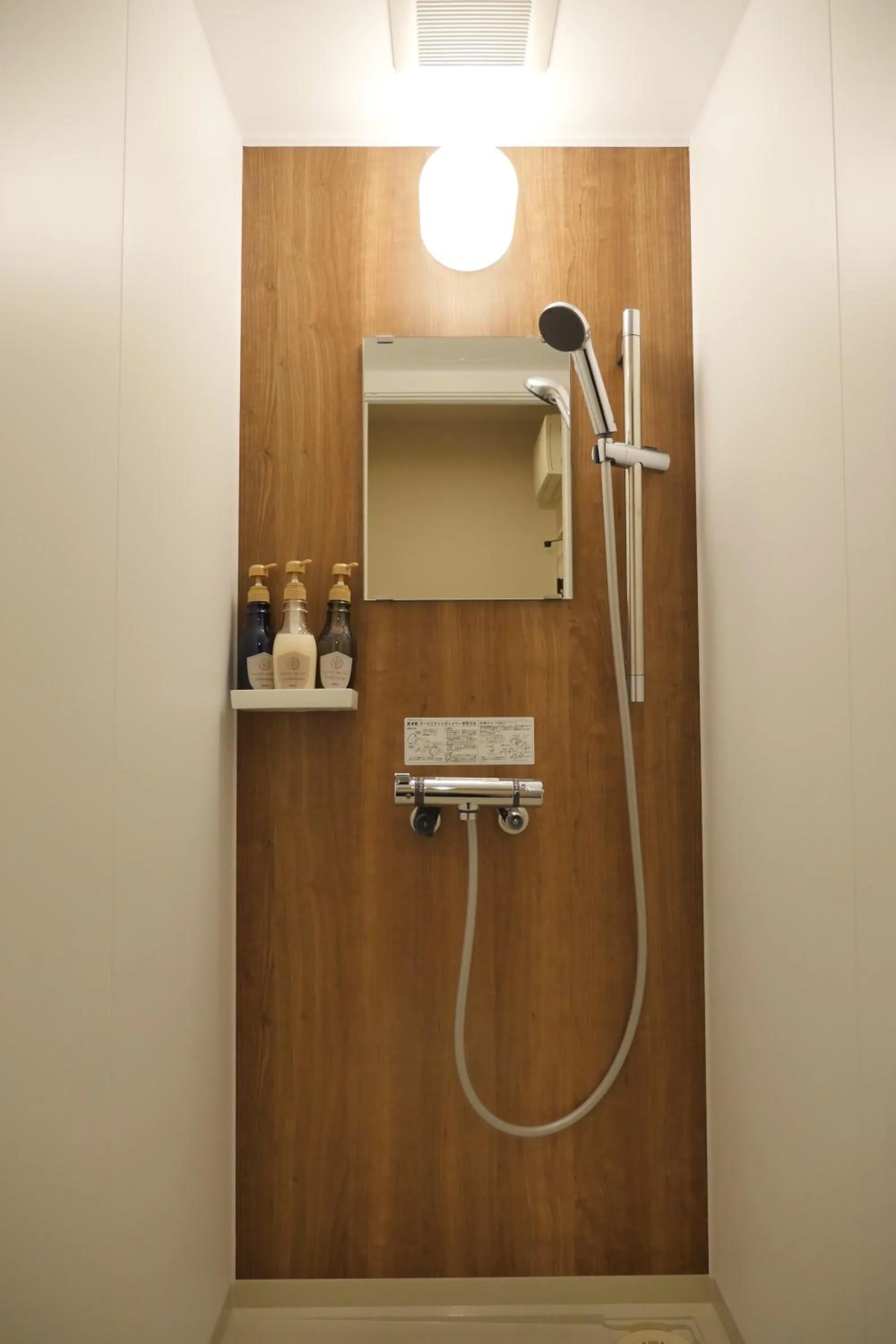 Shower in Hotel S-Presso Ebisu