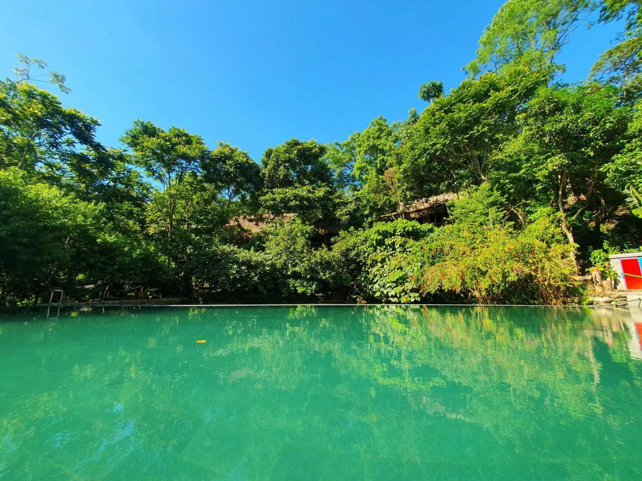 Swimming pool in Pu Luong Jungle Lodge