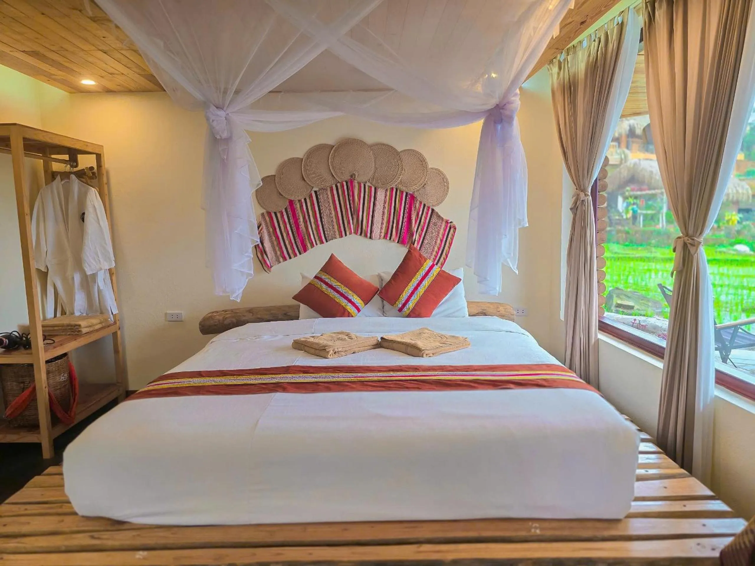 Bed in Pu Luong Jungle Lodge