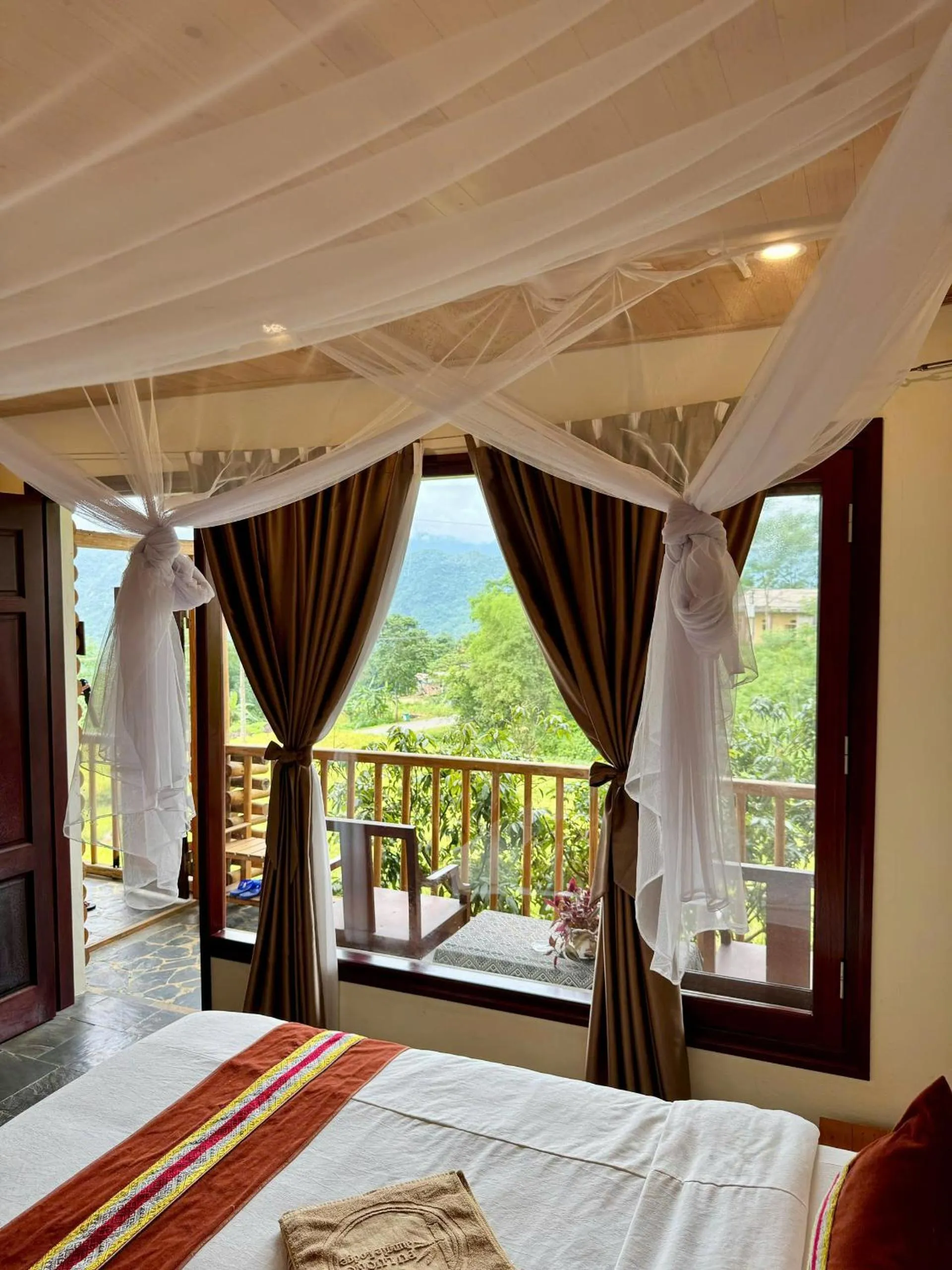 View (from property/room), Bed in Pu Luong Jungle Lodge