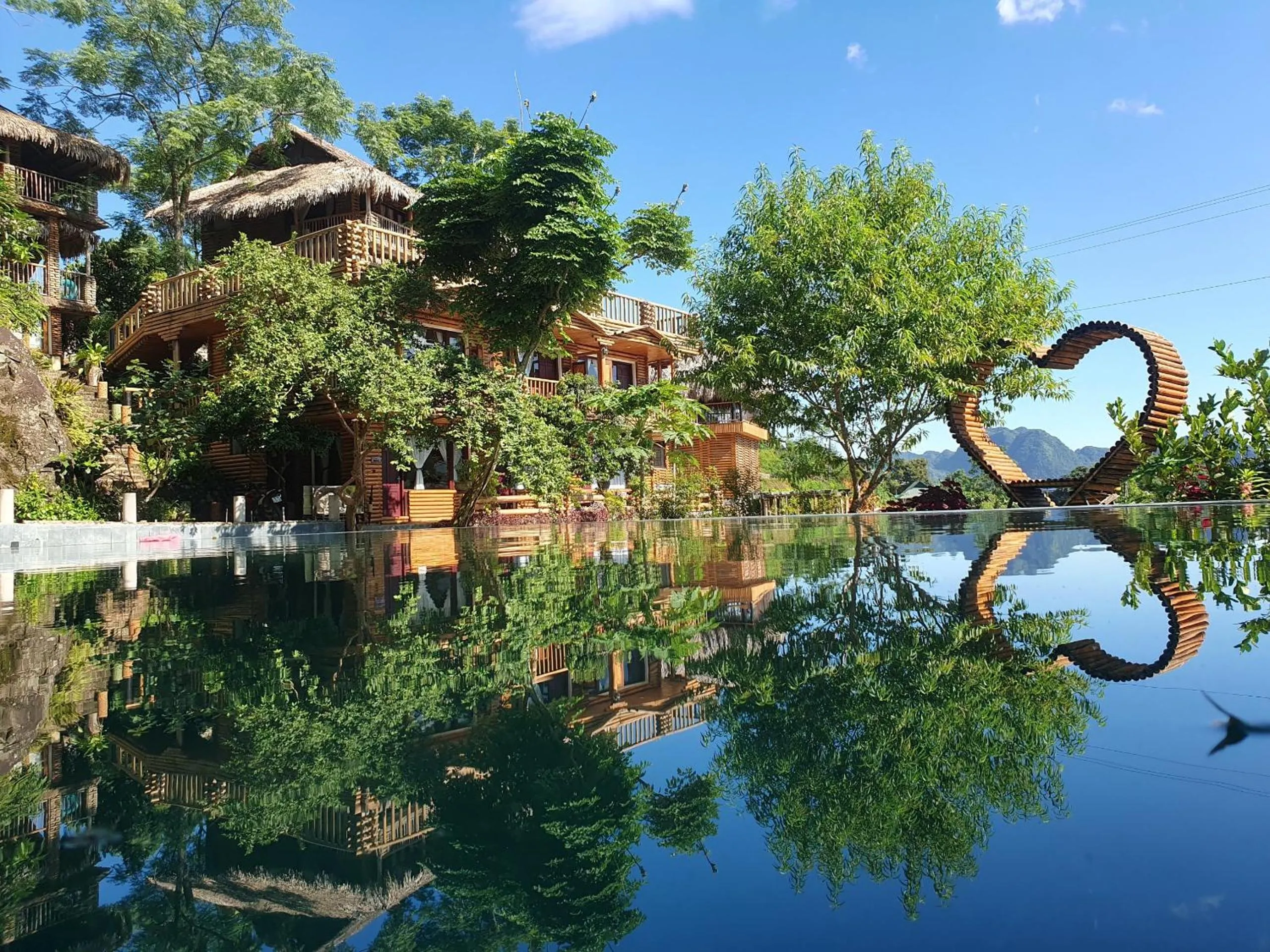 Swimming pool in Pu Luong Jungle Lodge