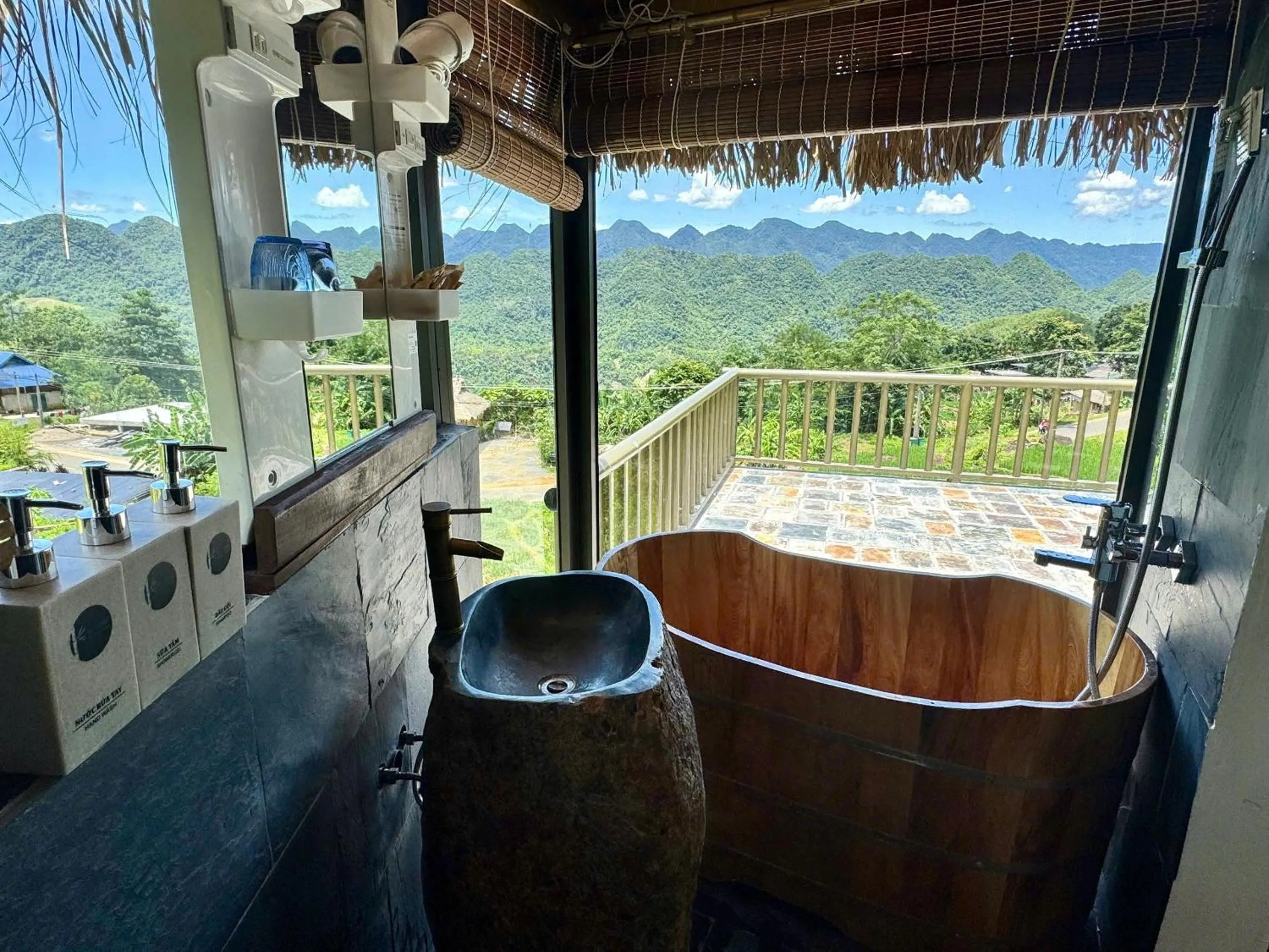 Toilet in Pu Luong Jungle Lodge