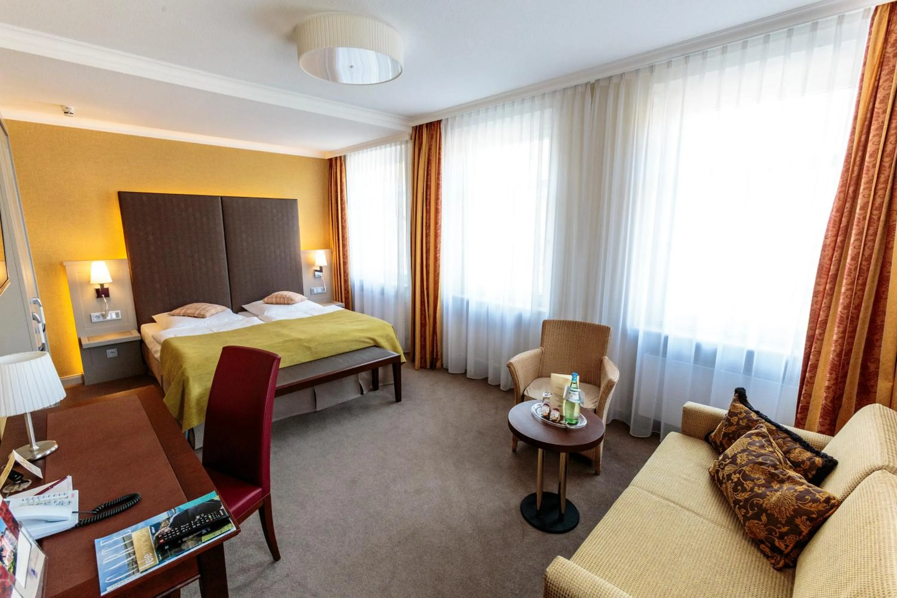 Photo of the whole room, Bed in Parkhotel Güldene Berge