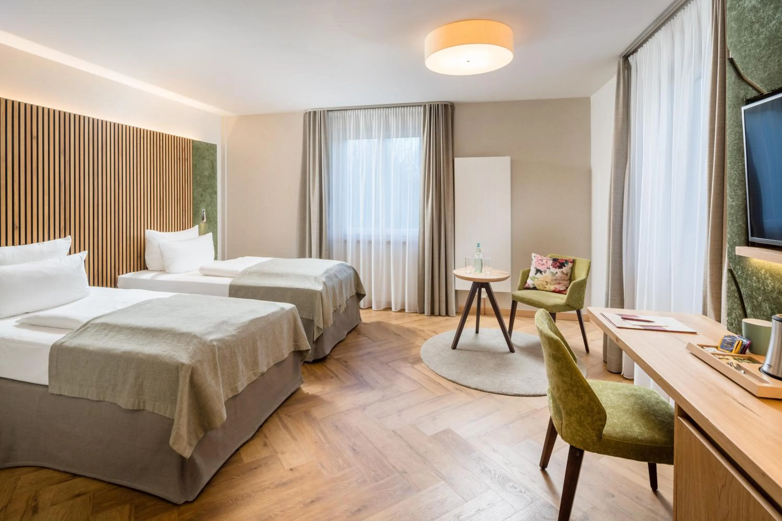 Photo of the whole room, Bed in Parkhotel Güldene Berge