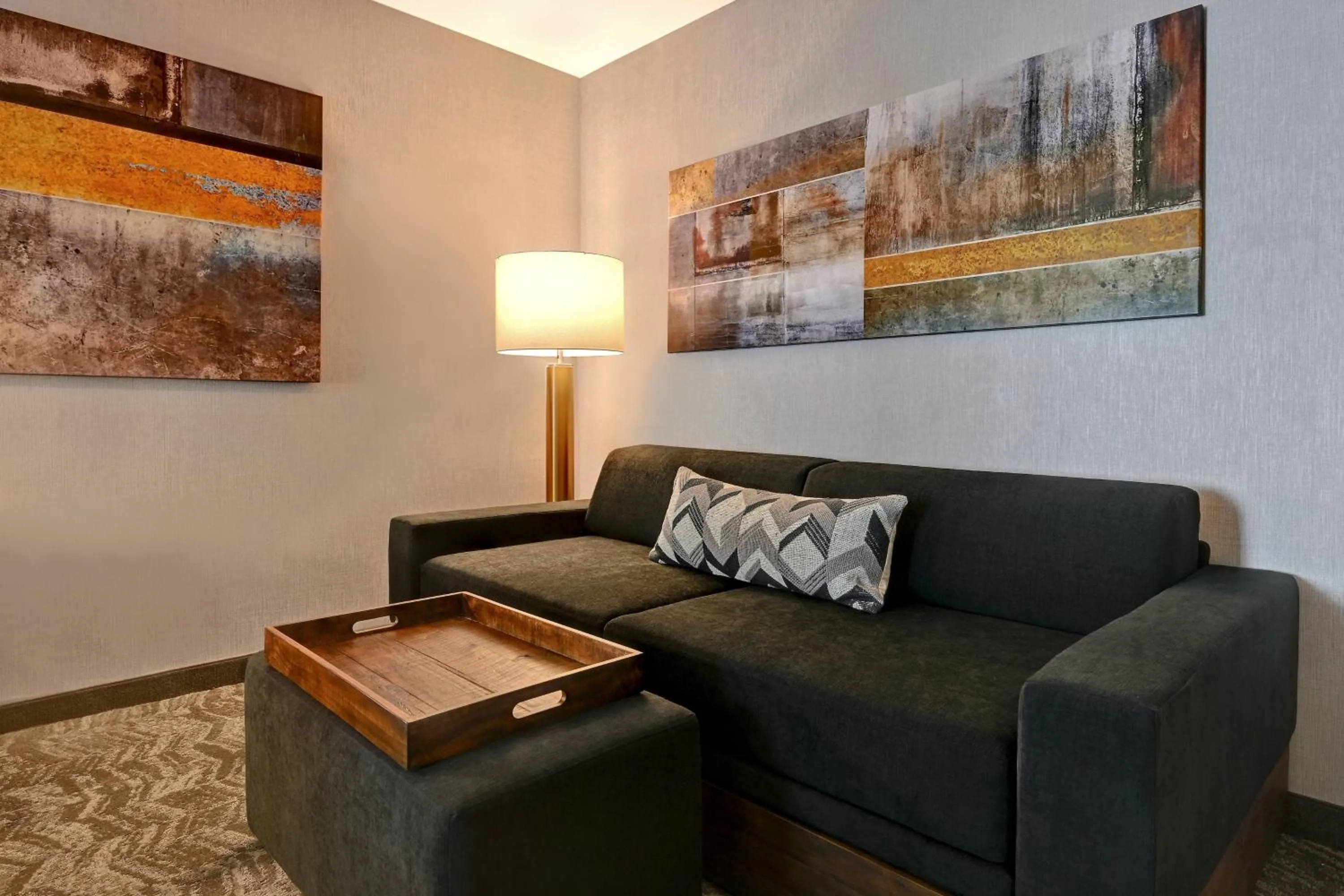 Living room in SpringHill Suites by Marriott Albuquerque University Area