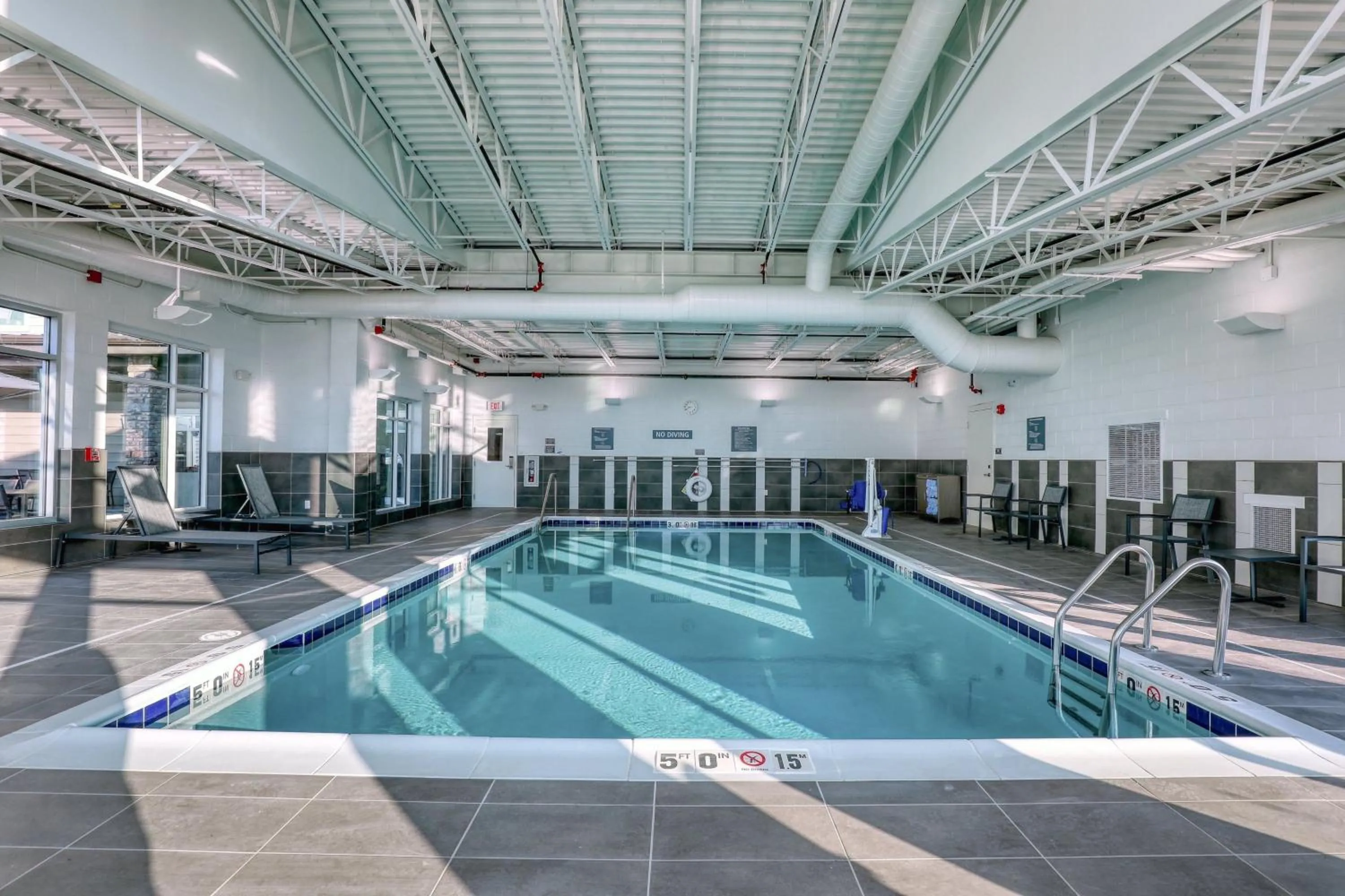 Swimming pool in Residence Inn by Marriott Providence Lincoln