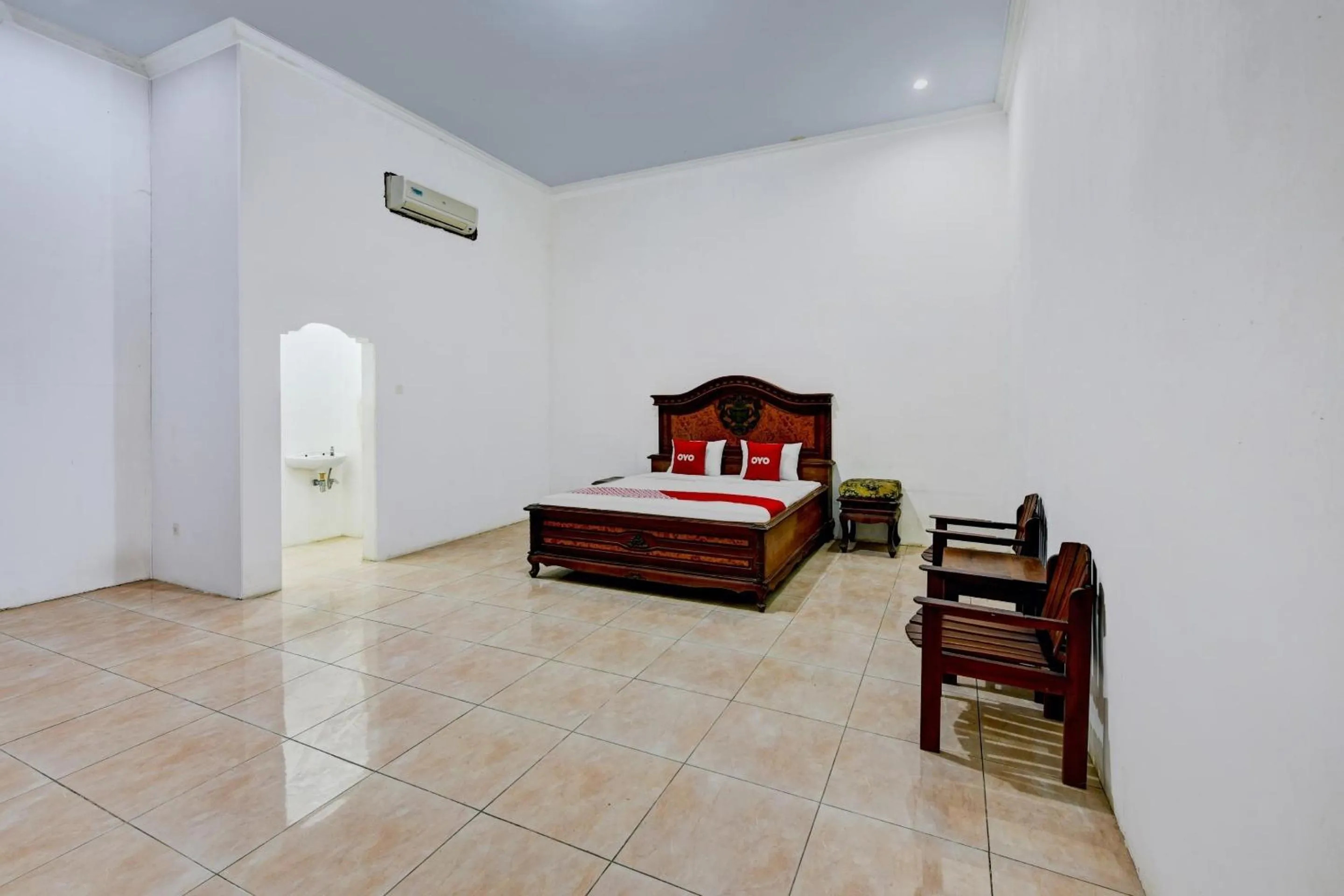 Bedroom in Hotel O Intan