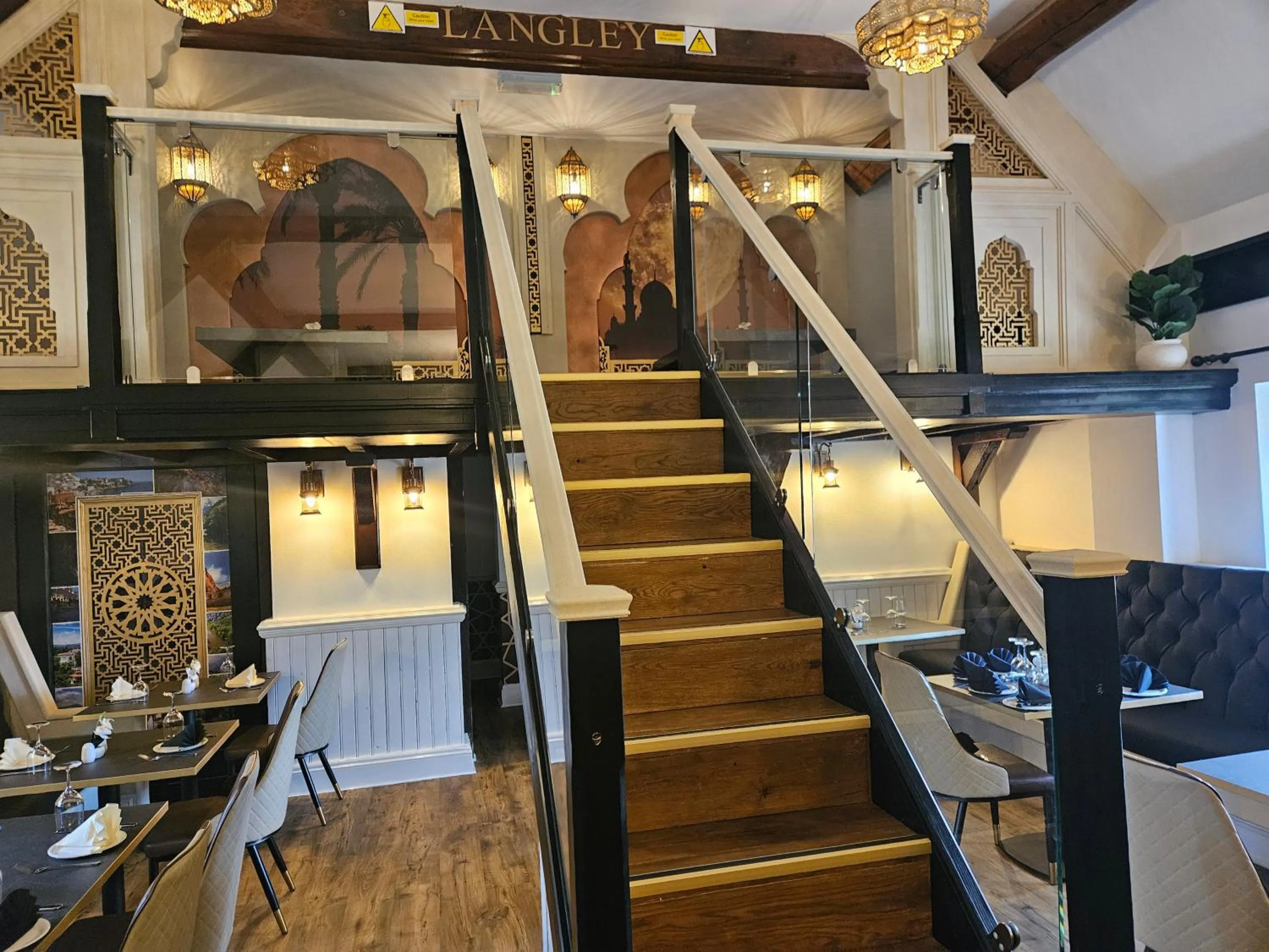 Restaurant/places to eat in Langley Inn