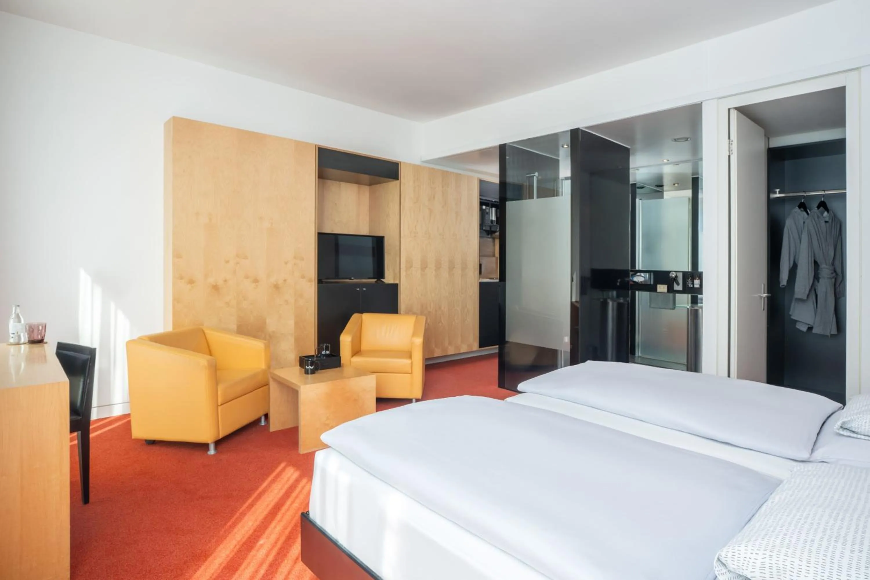 Property building, Bed in INNSiDE by Meliá Düsseldorf Seestern