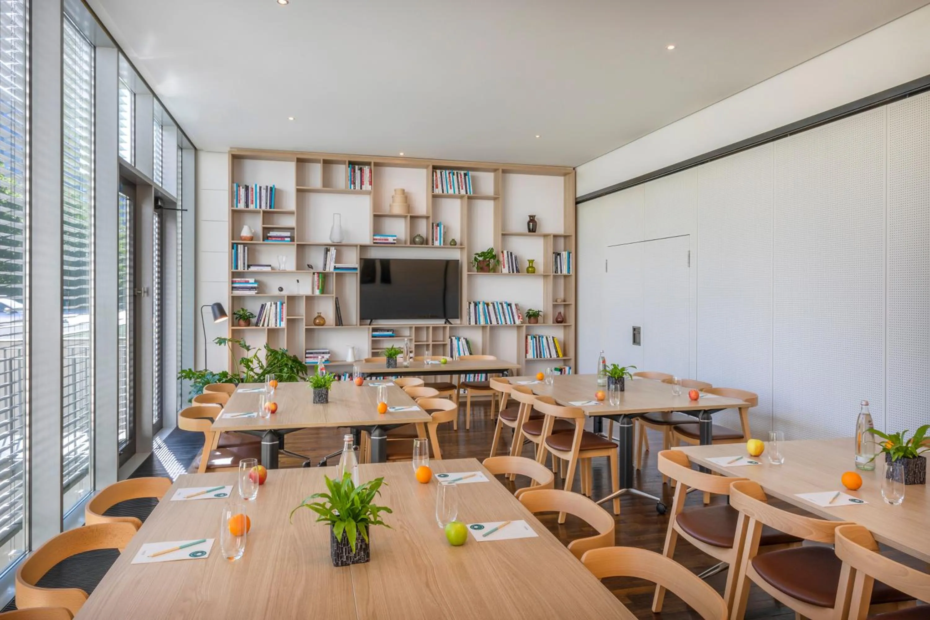 Meeting/conference room in INNSiDE by Meliá Düsseldorf Seestern