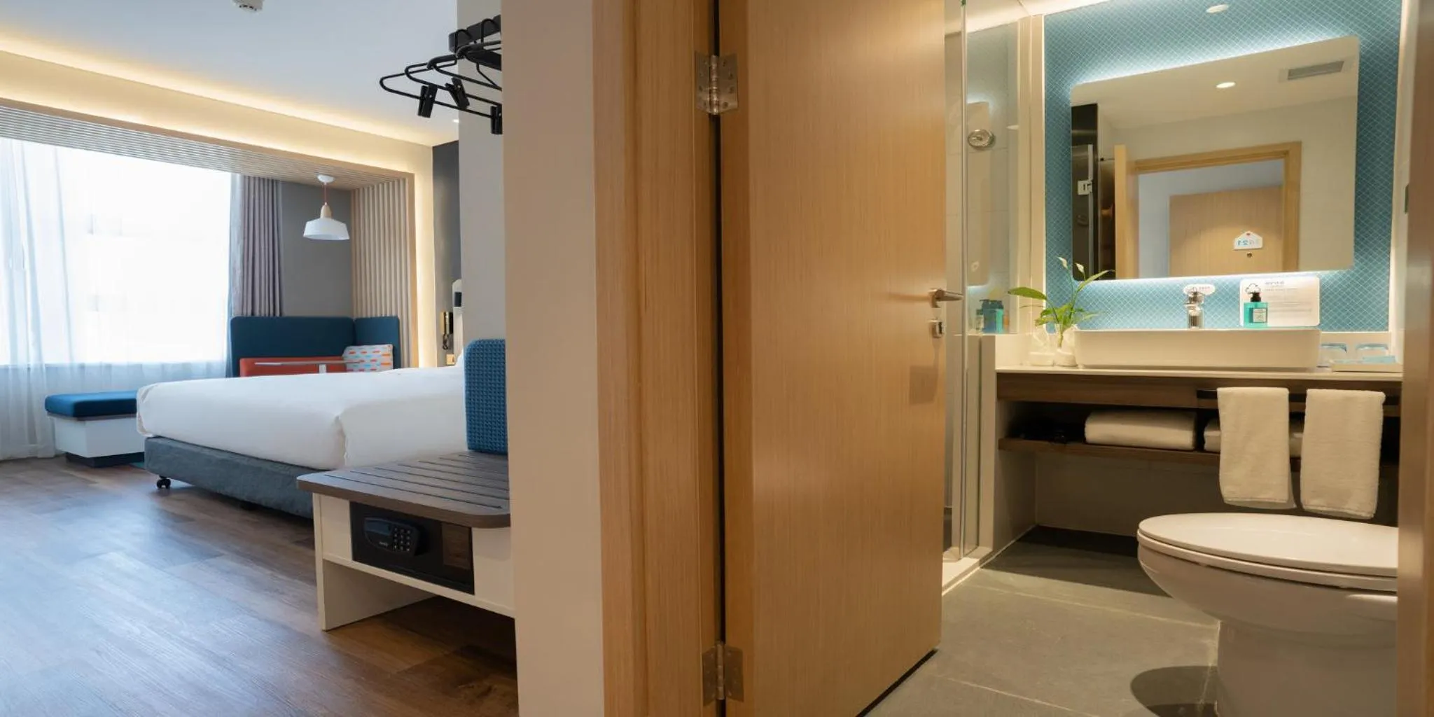 Photo of the whole room in Holiday Inn Express Urumqi Station by IHG