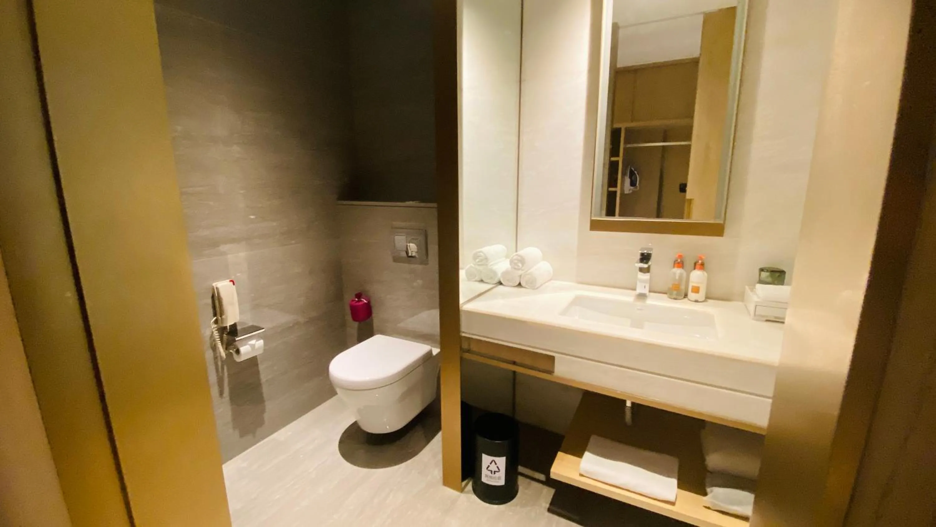 Shower in Crowne Plaza Fuzhou South by IHG