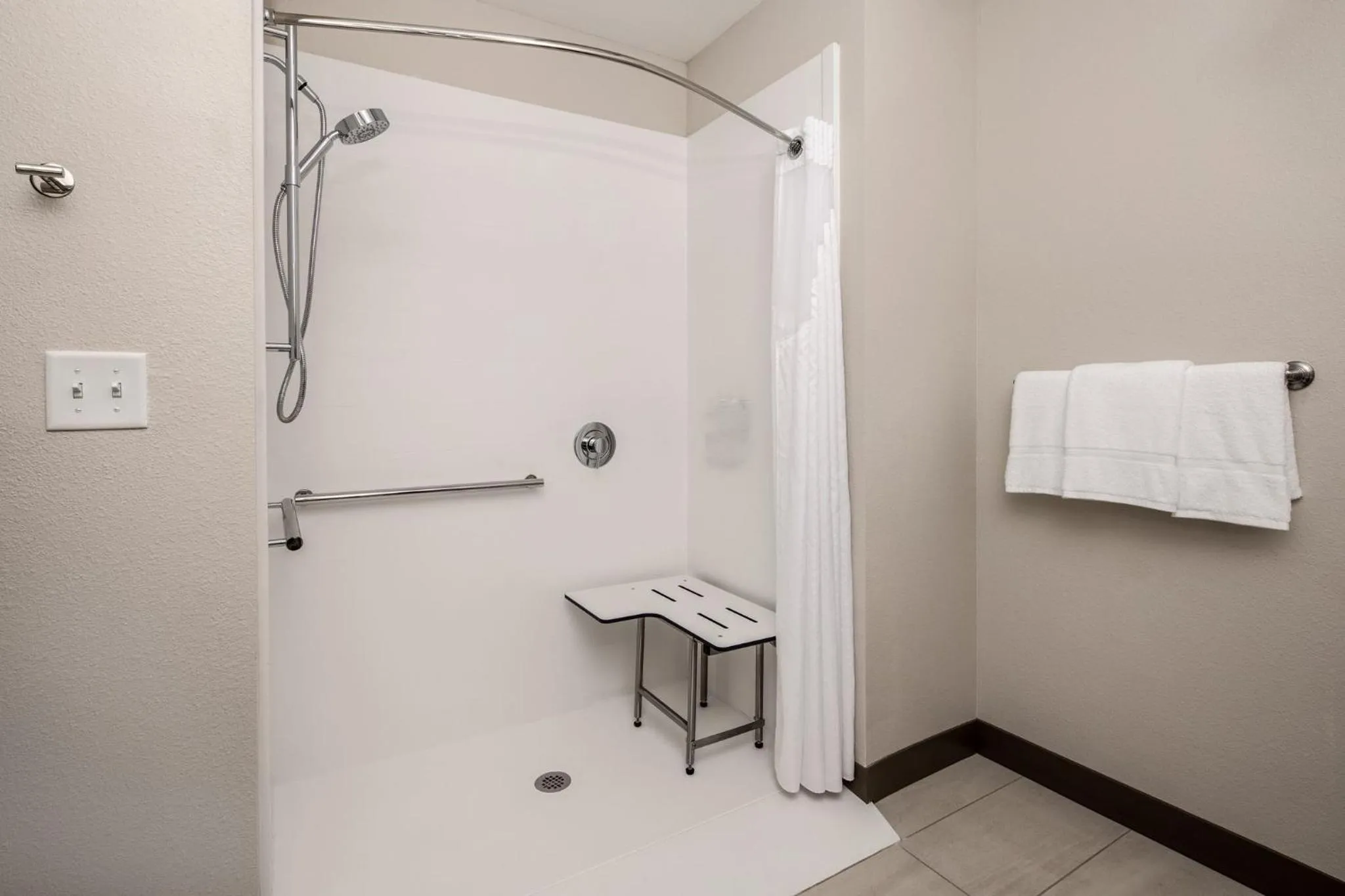 Photo of the whole room in Holiday Inn Express & Suites Ft Myers Beach-Sanibel Gateway by IHG