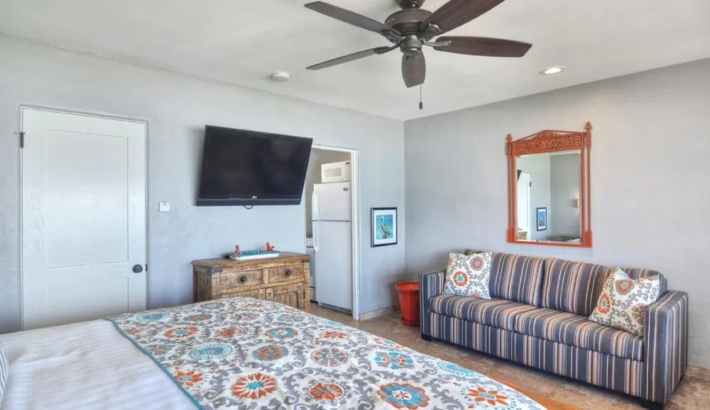 Bed in Beachcomber Inn