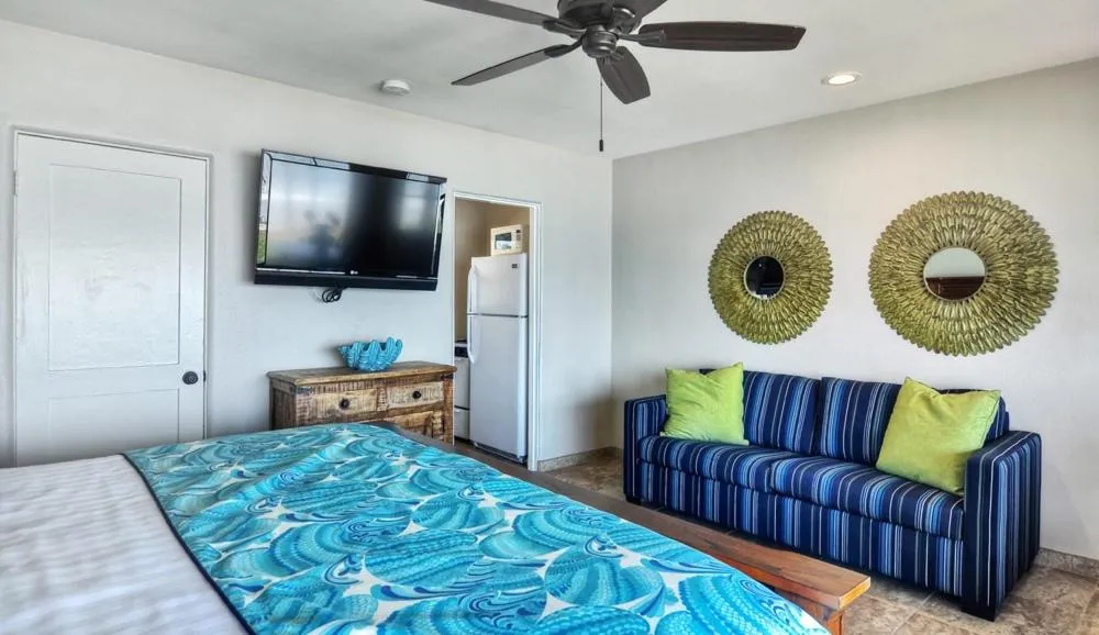 Bed in Beachcomber Inn