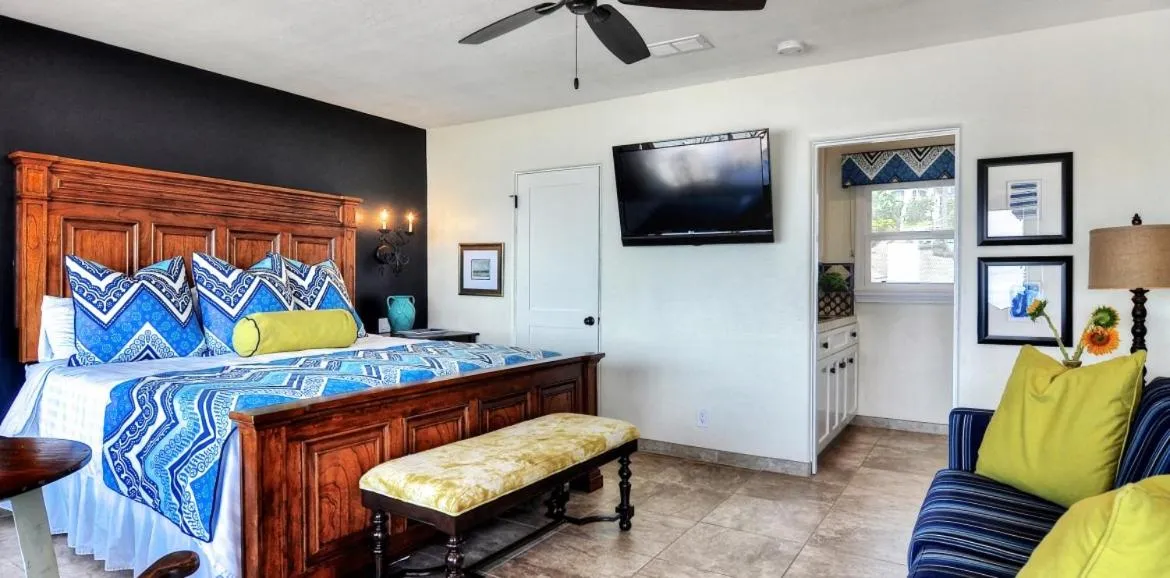 Bed in Beachcomber Inn