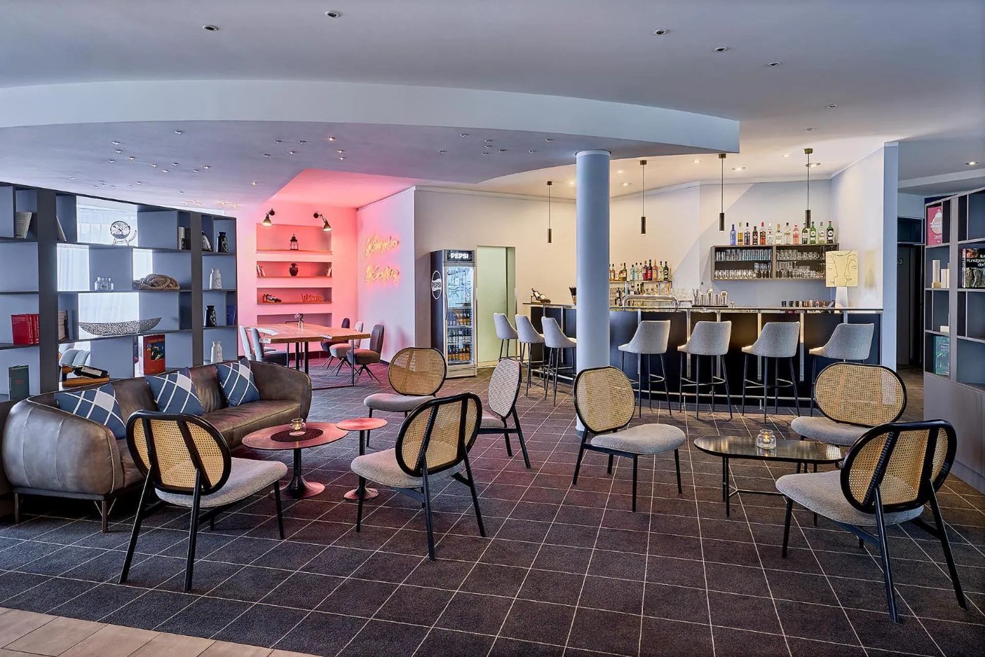 Lounge or bar in Four Points Flex by Sheraton Ratingen Düsseldorf Airport