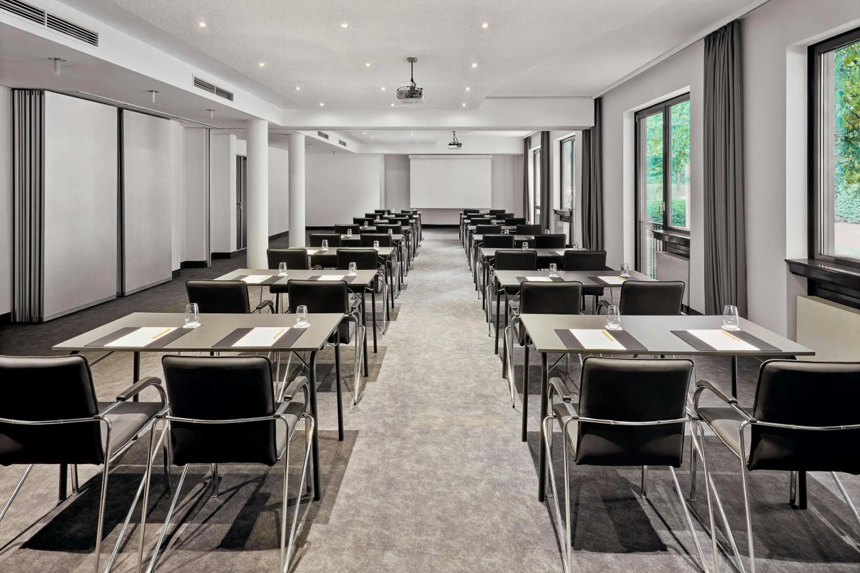 Meeting/conference room in Four Points Flex by Sheraton Ratingen Düsseldorf Airport