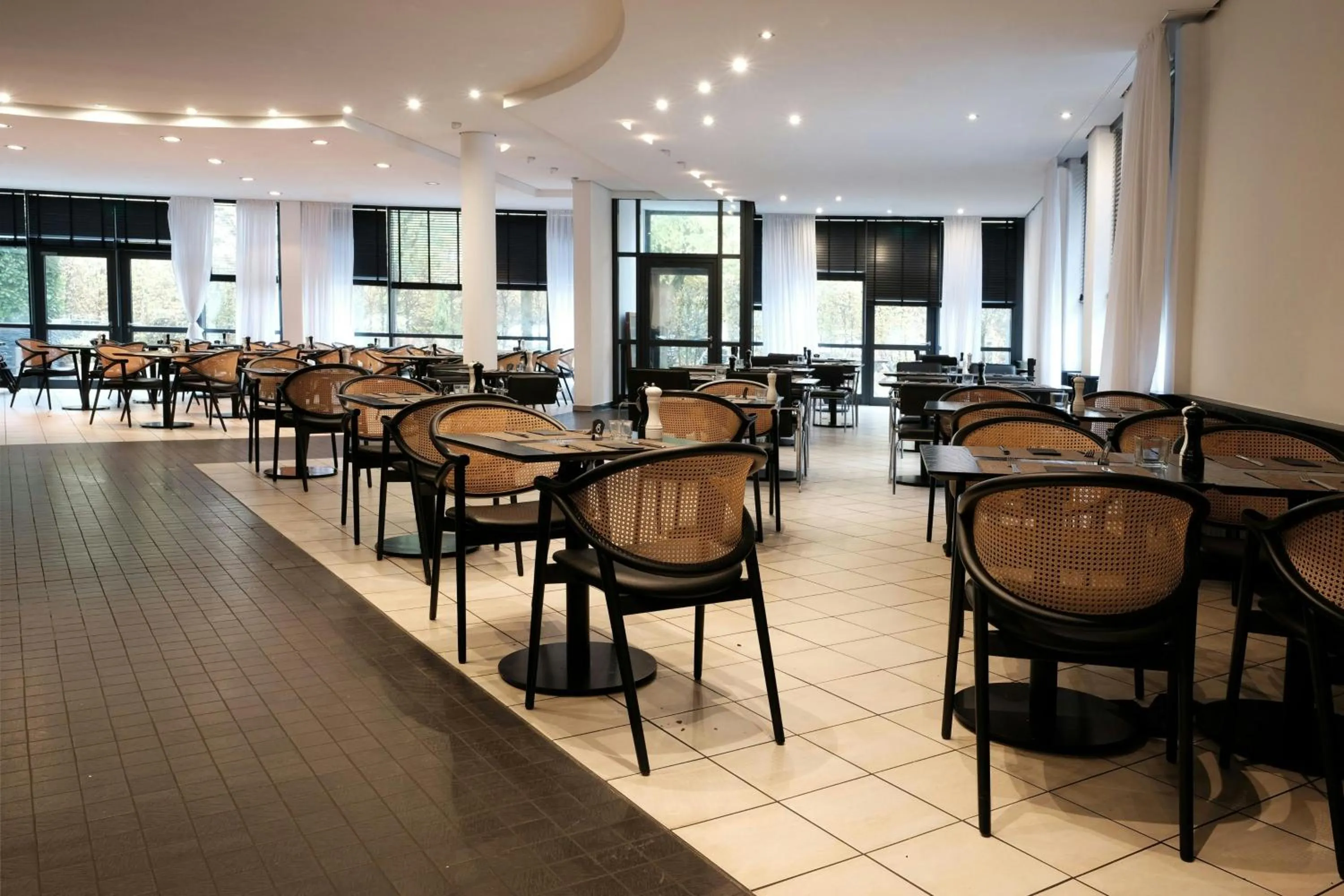 Restaurant/places to eat in Four Points Flex by Sheraton Ratingen Düsseldorf Airport