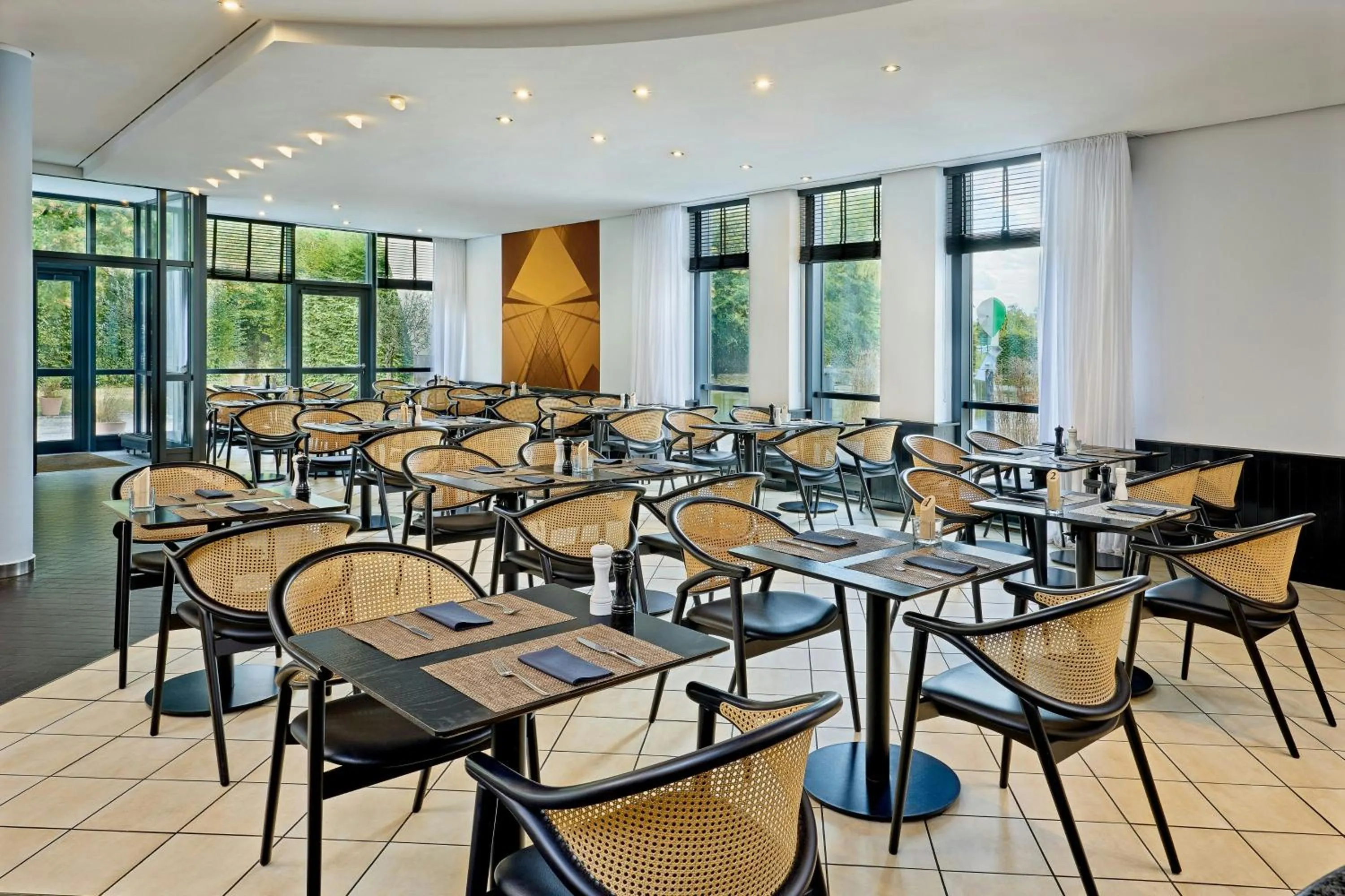 Restaurant/places to eat in Four Points Flex by Sheraton Ratingen Düsseldorf Airport