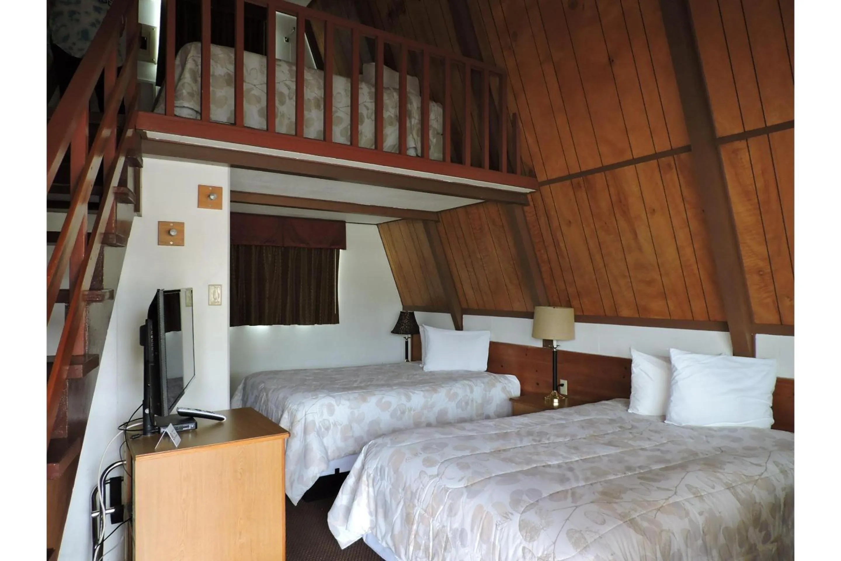 Bedroom, Bed in The Ranch Motel