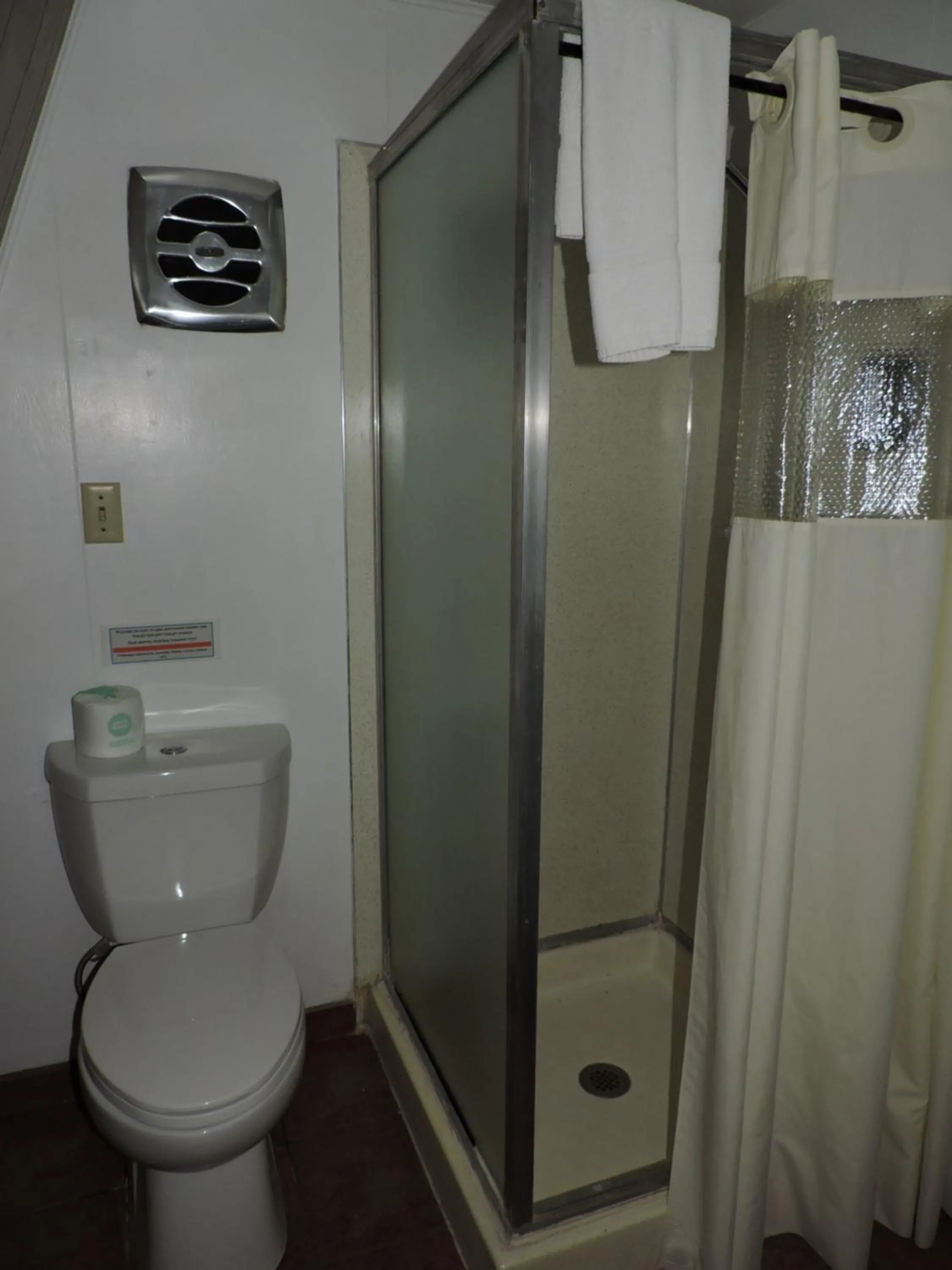 Bathroom in The Ranch Motel