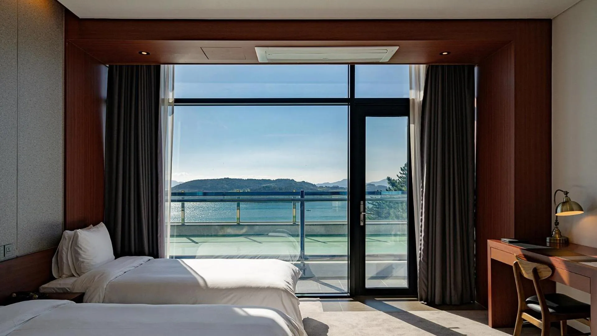 Bed in Hotel JCS Yeosu