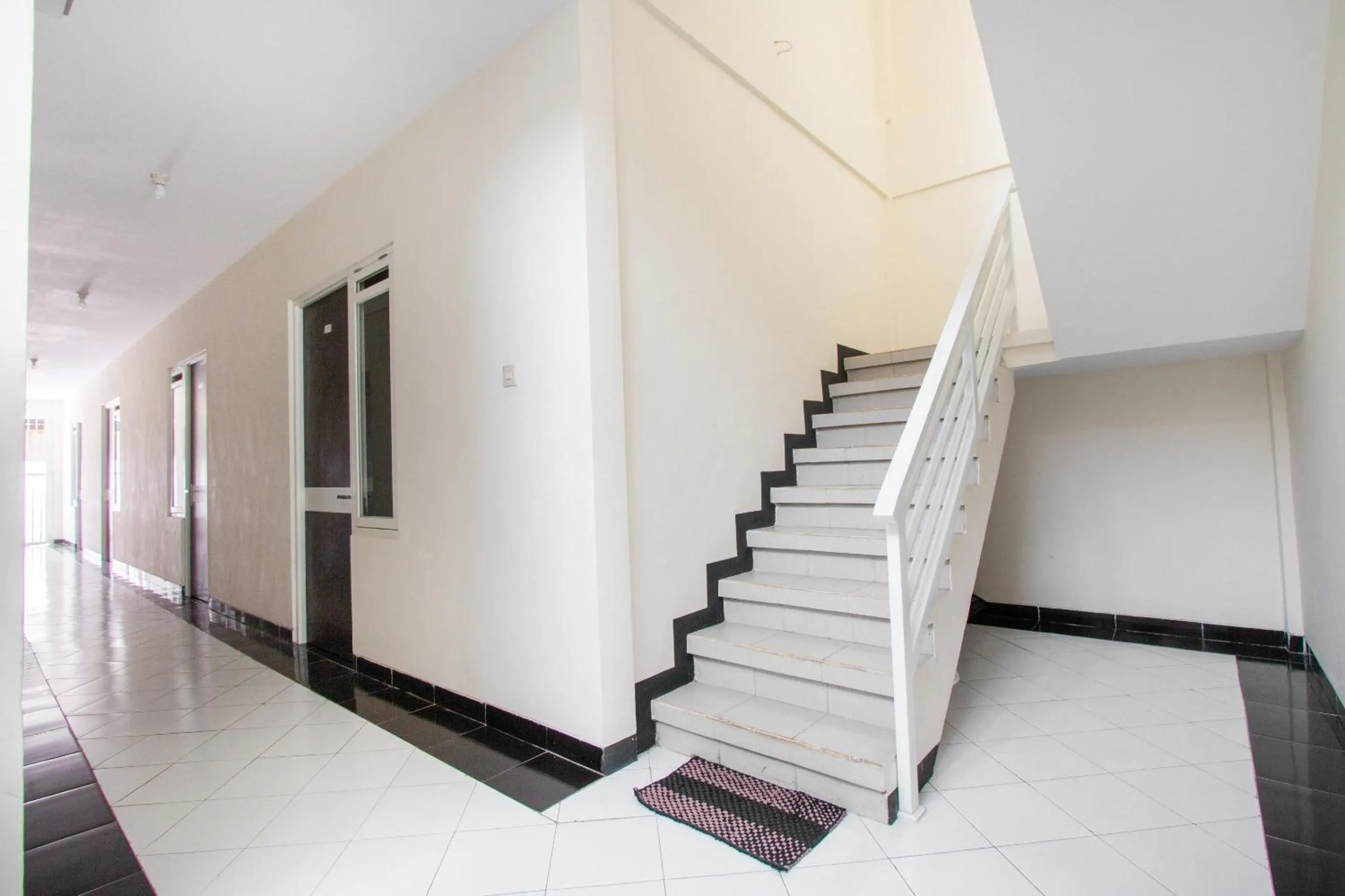 Lobby or reception in Hotel O Cozy Residence Syariah