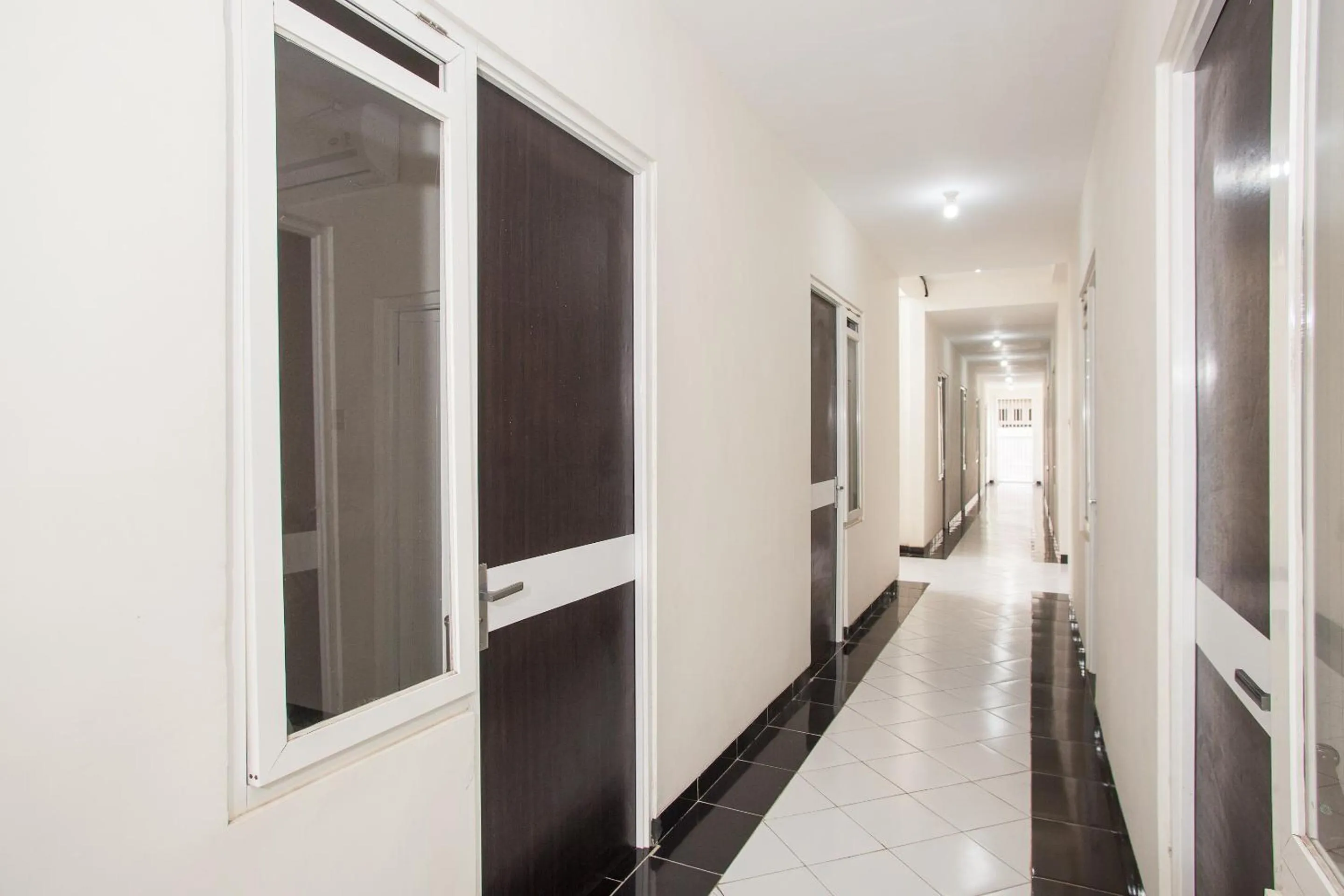 Lobby or reception in Hotel O Cozy Residence Syariah