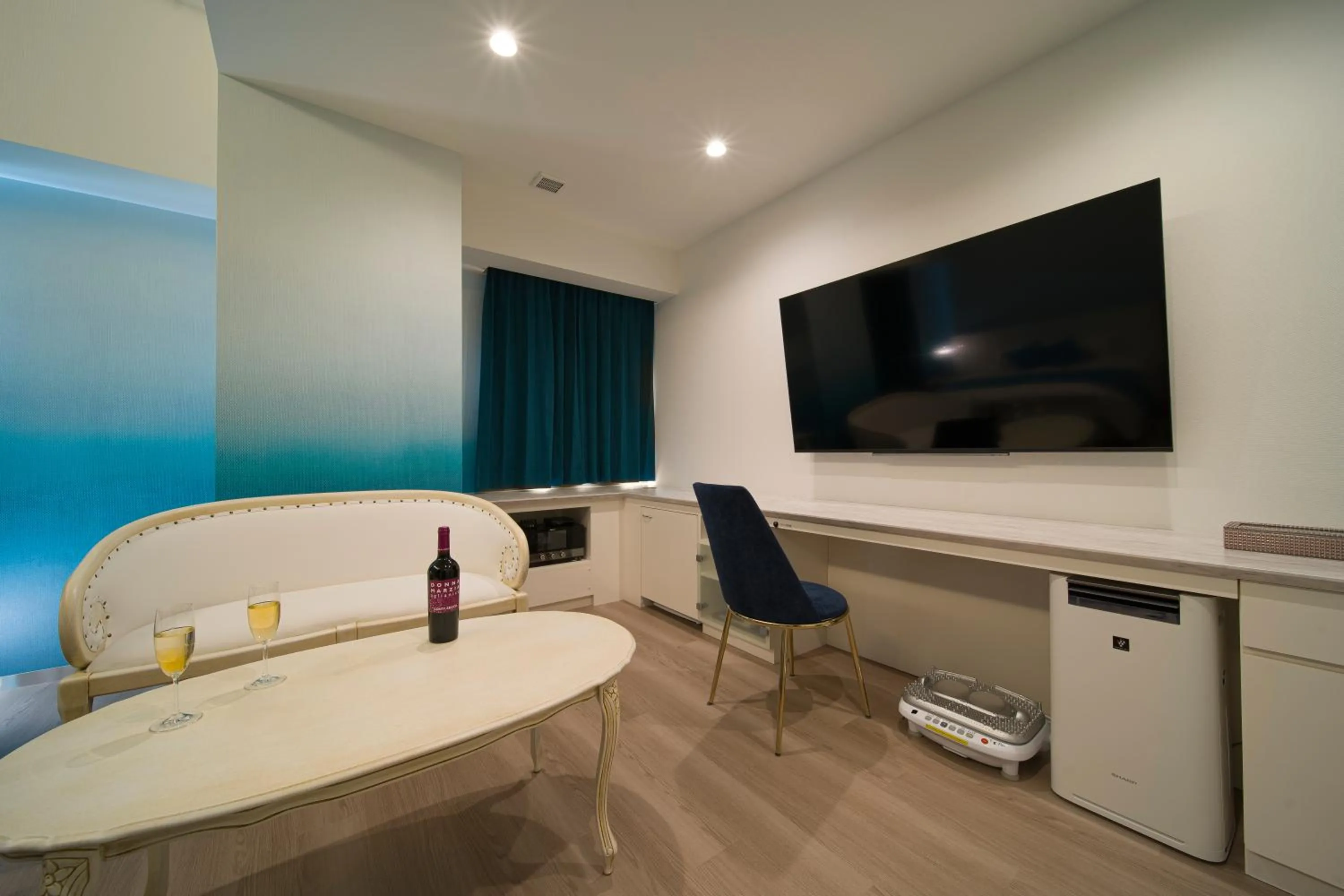 TV and multimedia in HOTEL LASCALA