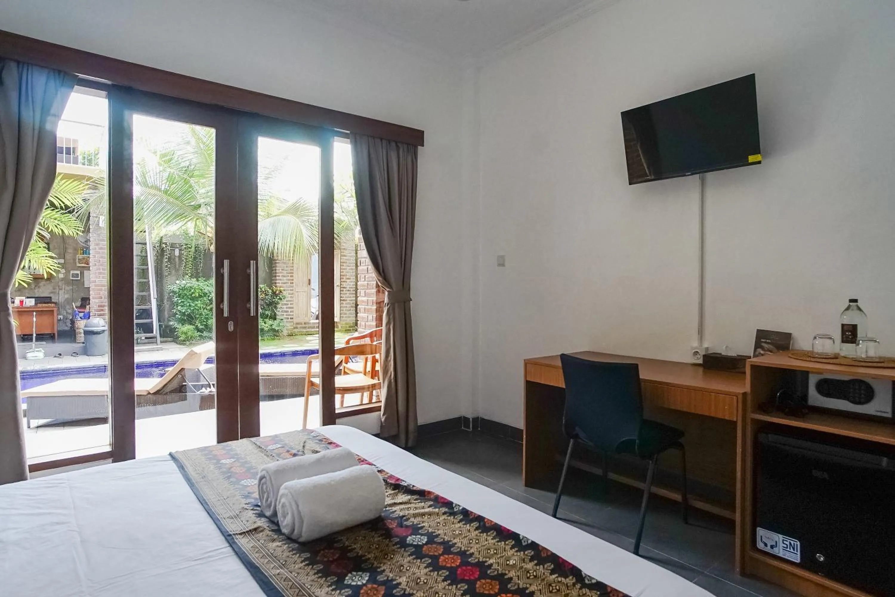 Bedroom, Bed in D'Meten Guest House Canggu