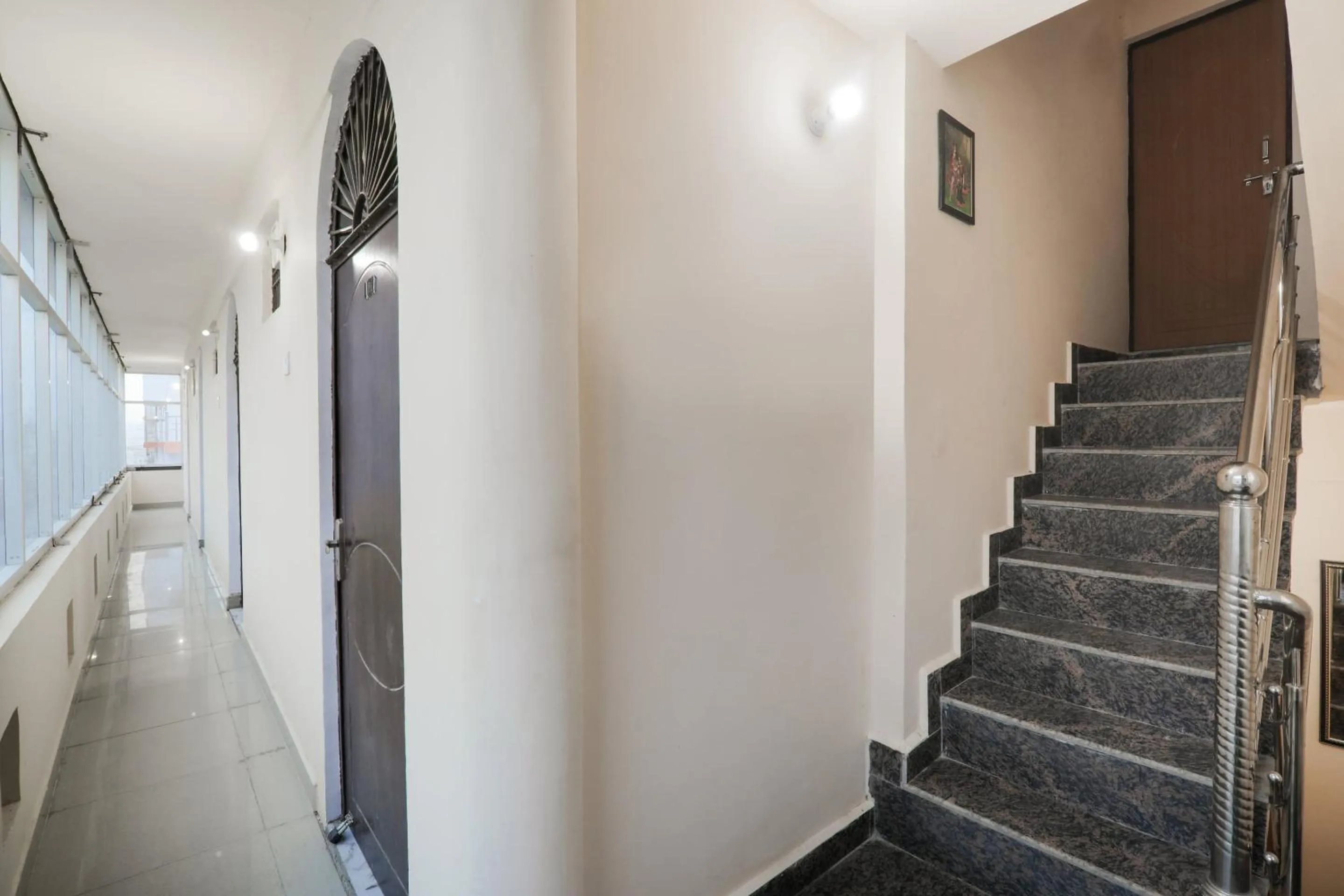 Lobby or reception in Super Hotel O Aastha Near Chaudhary Charan Singh International Airport