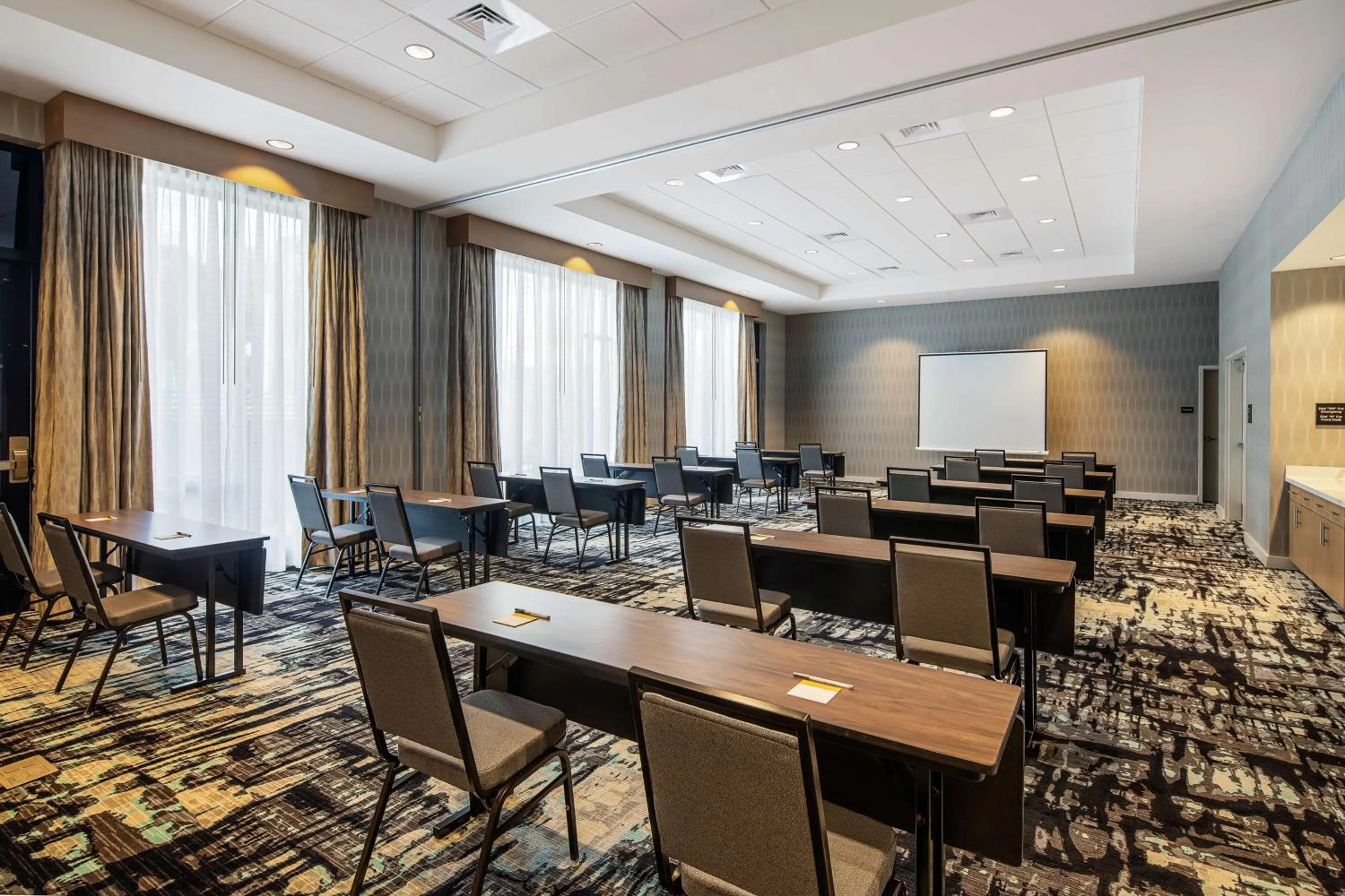 Meeting/conference room in Hampton Inn & Suites Raleigh Midtown, NC