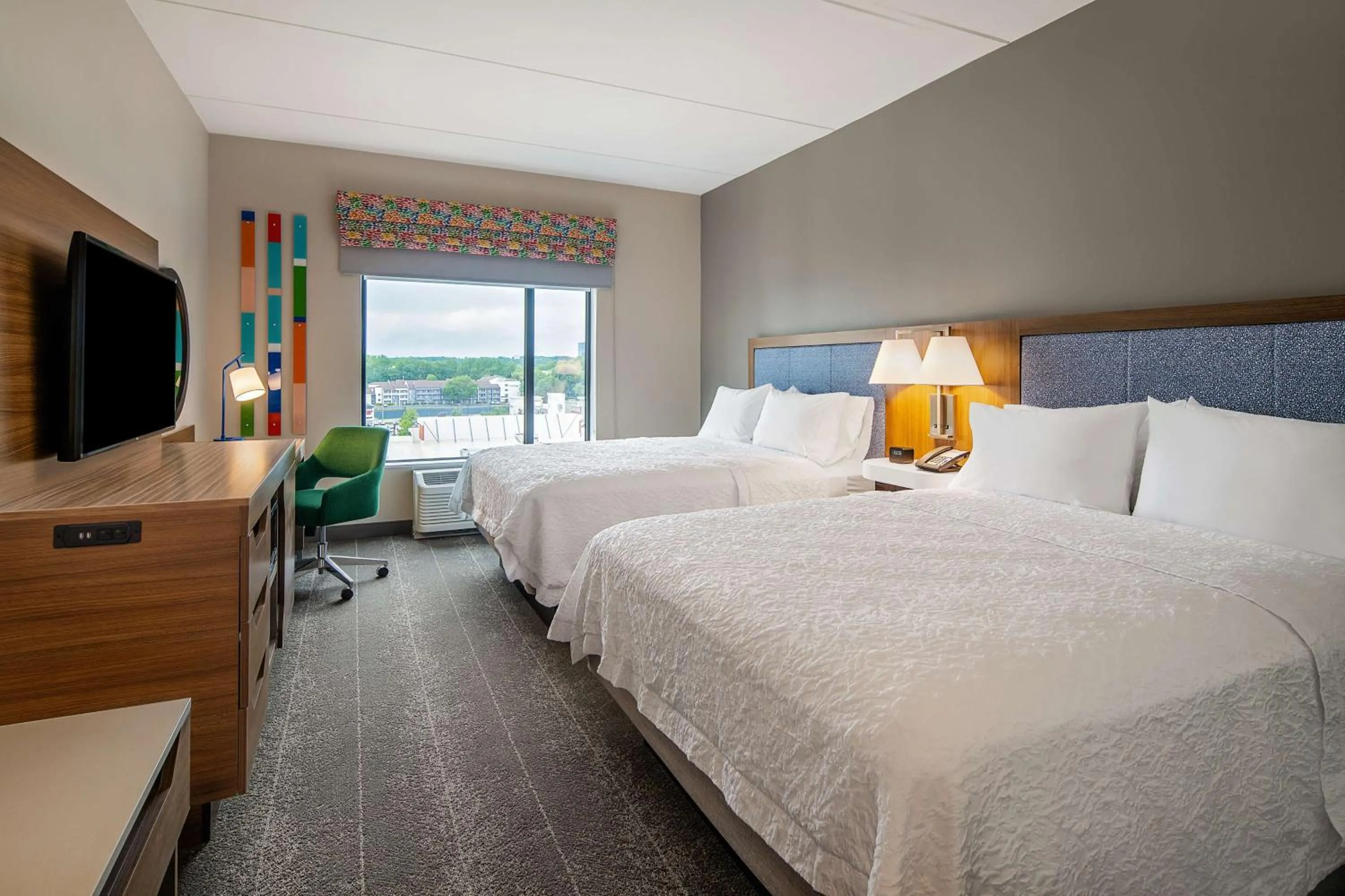 Bedroom, Bed in Hampton Inn & Suites Raleigh Midtown, NC