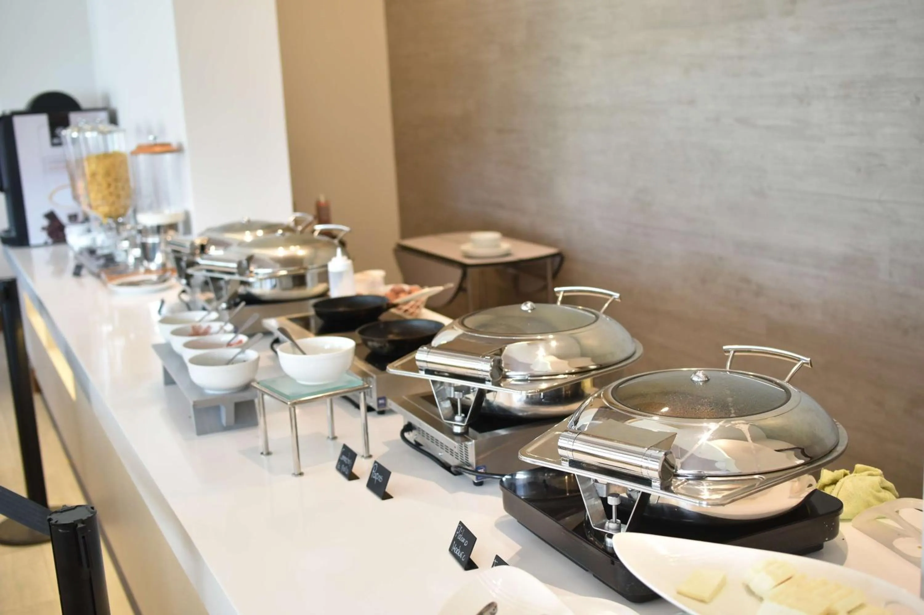 Breakfast in Hilton Garden Inn Santa Ana, San Jose