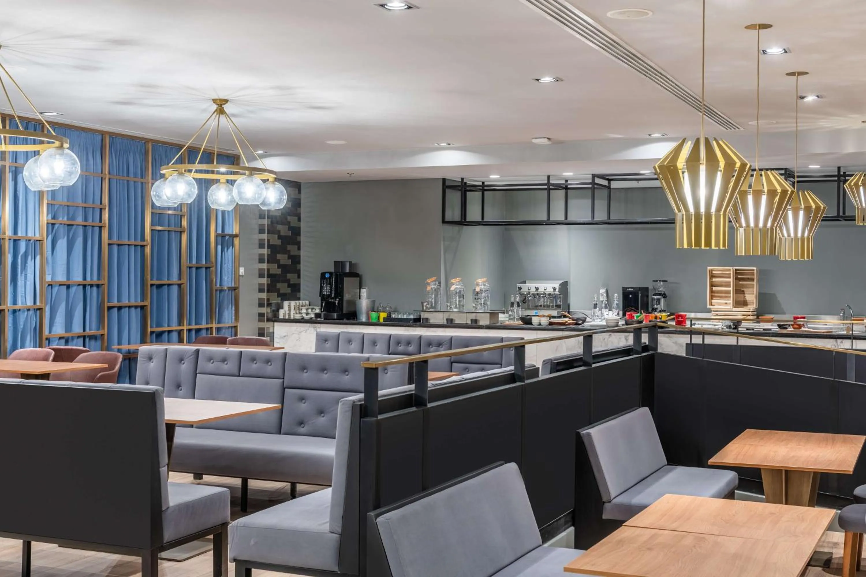 Restaurant/places to eat in Park Inn by Radisson, Riyadh